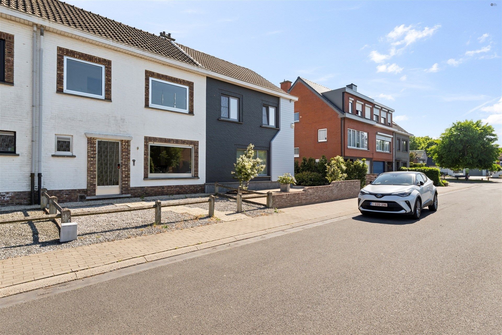 Hoofdfoto van de publicatie: Te renoveren rijwoning op een rustige locatie in Kemzeke