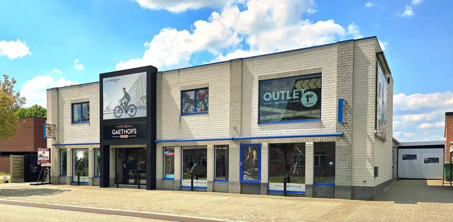 TE KOOP : WINKEL / TOONZAAL 386 m² met ruime woonst (momenteel "FIETSEN GAETHOFS") - ideale investering op een toplocatie! foto {{pictureIndex}}