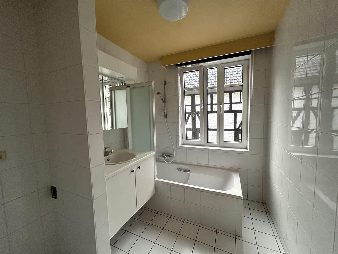 Gezellig dakappartement met 1 slaapkamer vlakbij de Markt. foto 7