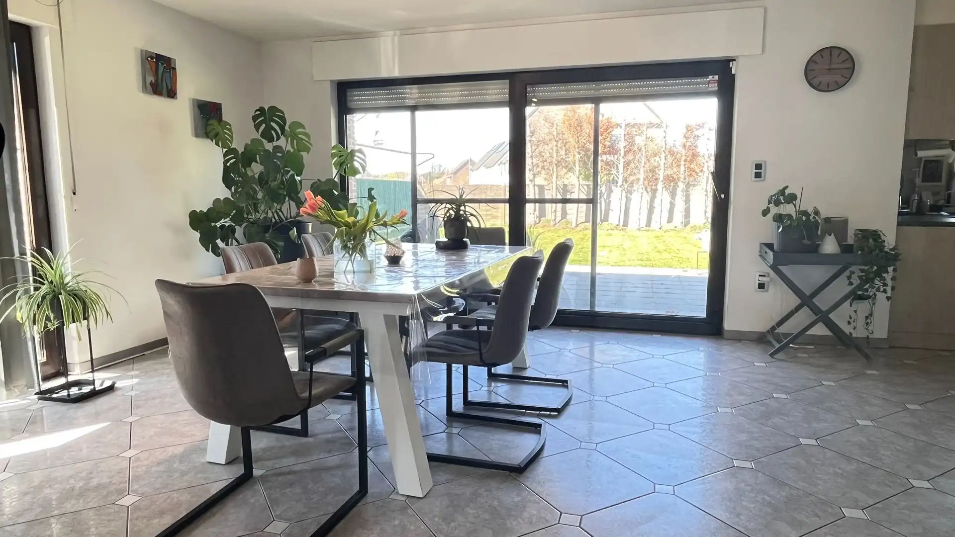 Vrijstaande woning met 4 slaapkamers en inpandige garage. foto 11