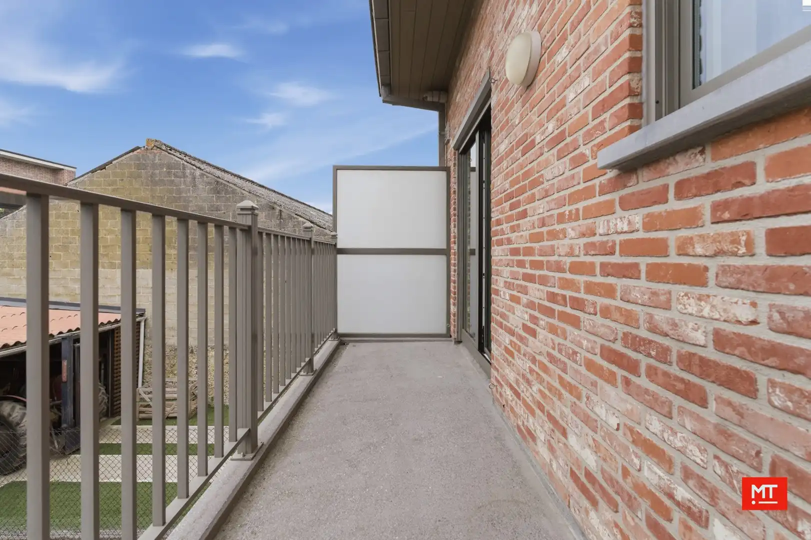 IN OPTIE VIA ONS KLANTENBESTAND - Instapklaar appartement met 2 slpk, zonnige balkons en garage in de dorpskern van Beselare foto 8