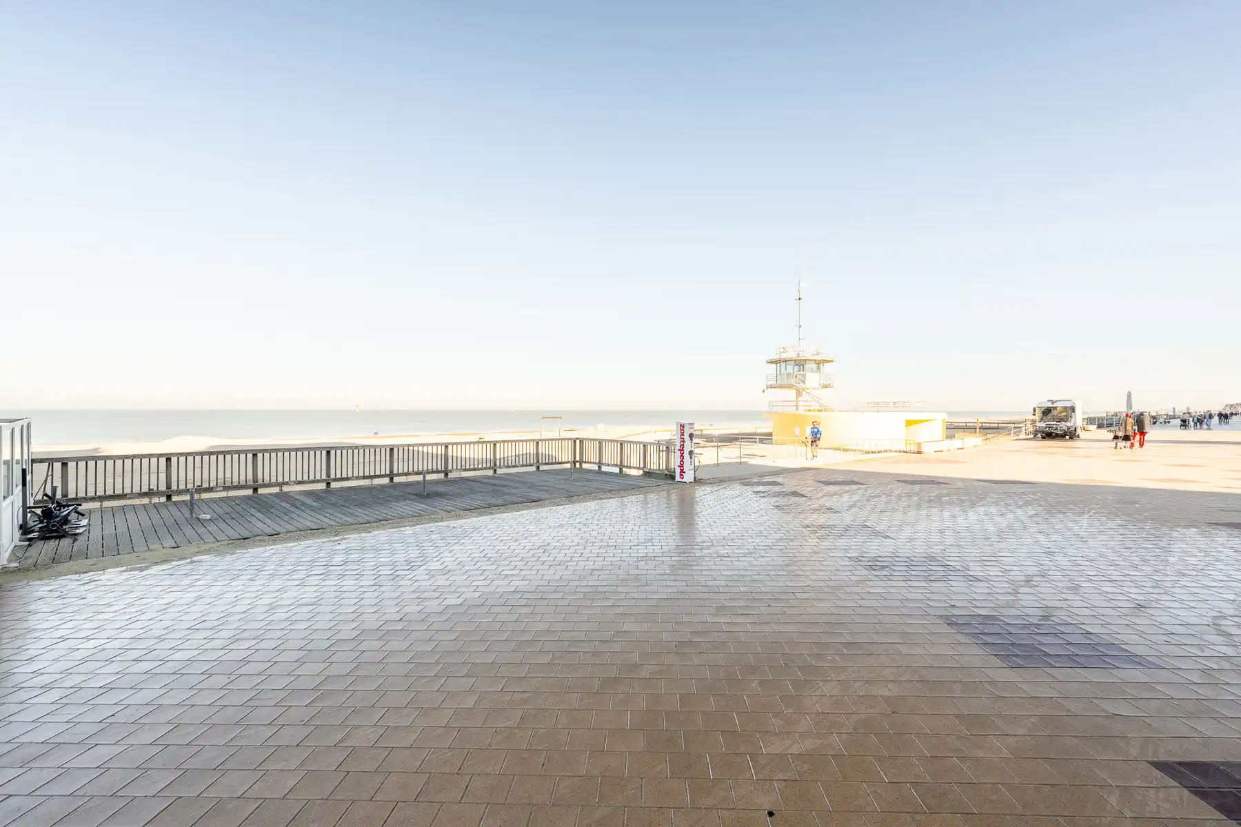 Horeca pand gelegen op een top locatie, op de hoek van de Zeedijk-Knokke en het Lichttorenplein! foto 17