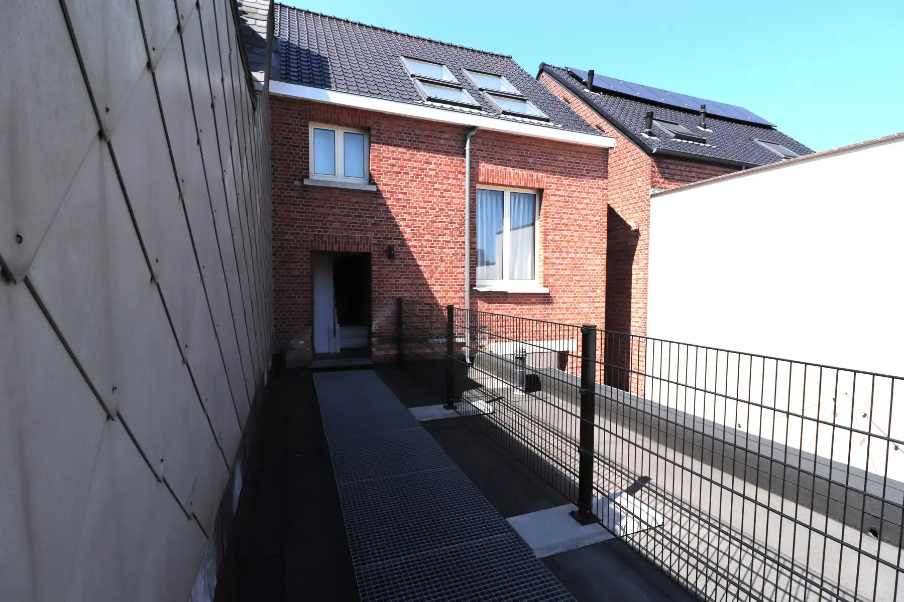Charmant duplex-appartement met 2 slaapkamers en tuin in hartje Merksplas. foto 17