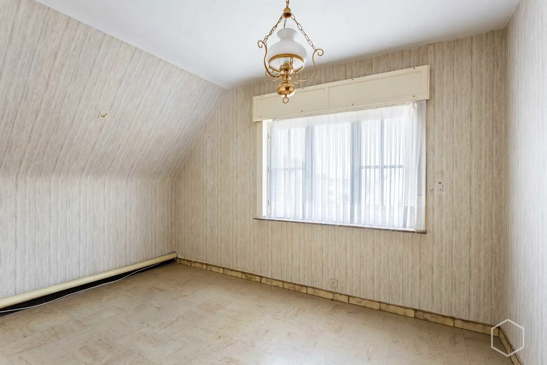 Te renoveren open bebouwing op 12a 59ca met garage van 290m² foto 14