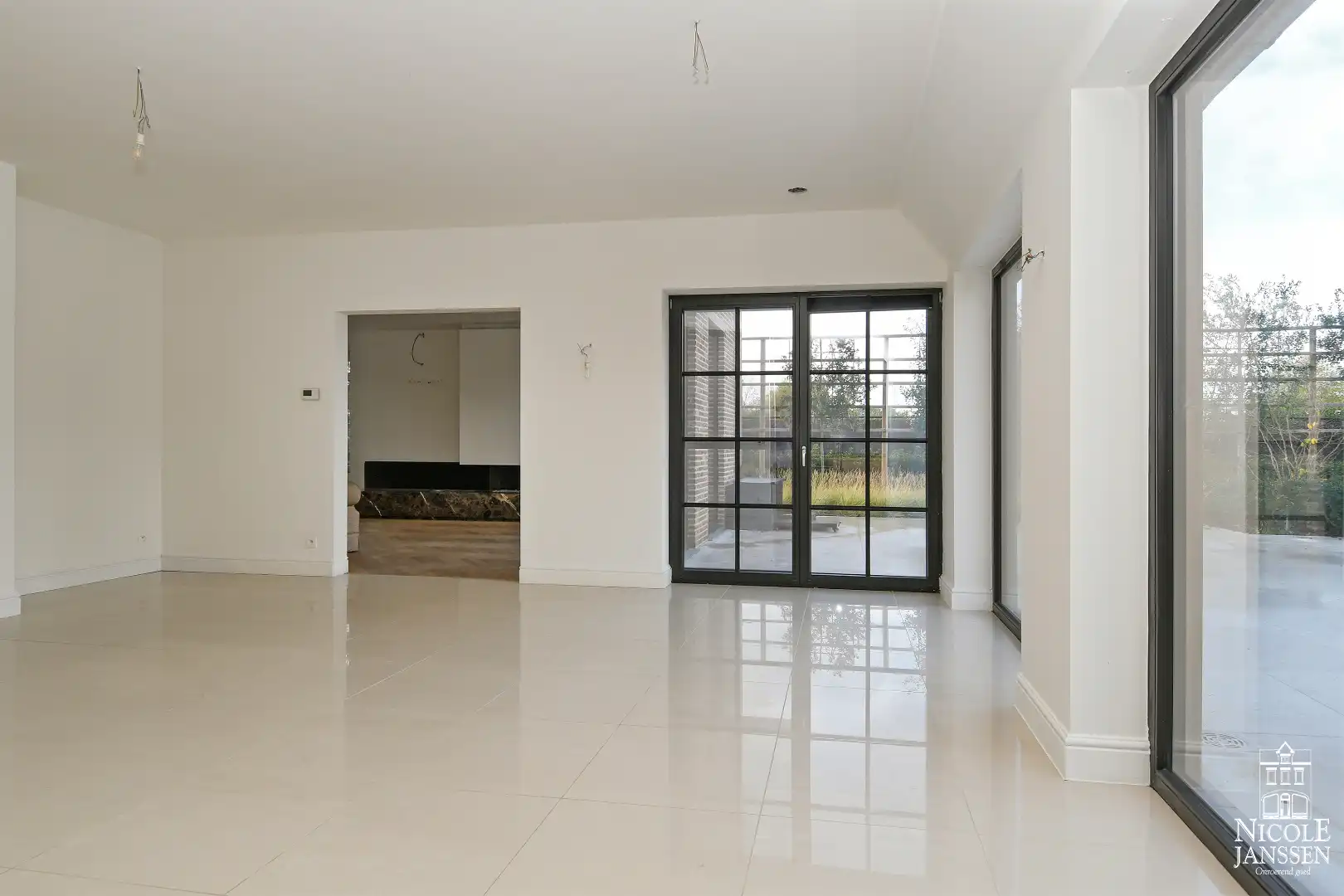 Schitterend landhuis in pastoriestijl met prachtige tuin op een rustige locatie foto 14