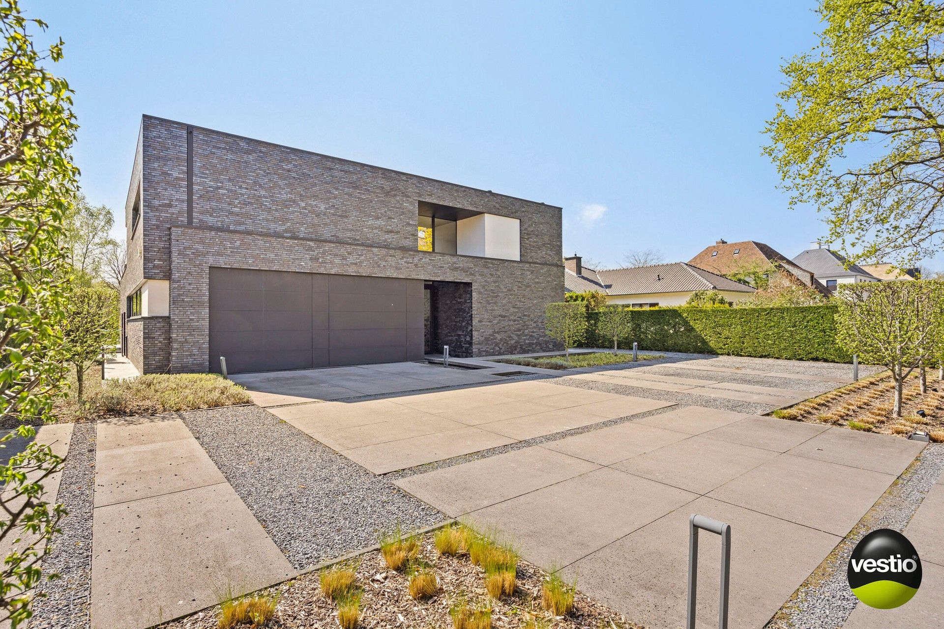 EXCLUSIEVE VILLA MET 3 SLAAPKAMERS, 2 BADKAMERS, BUREEL EN ZWEMBAD TE KOOP IN HASSELT foto 1