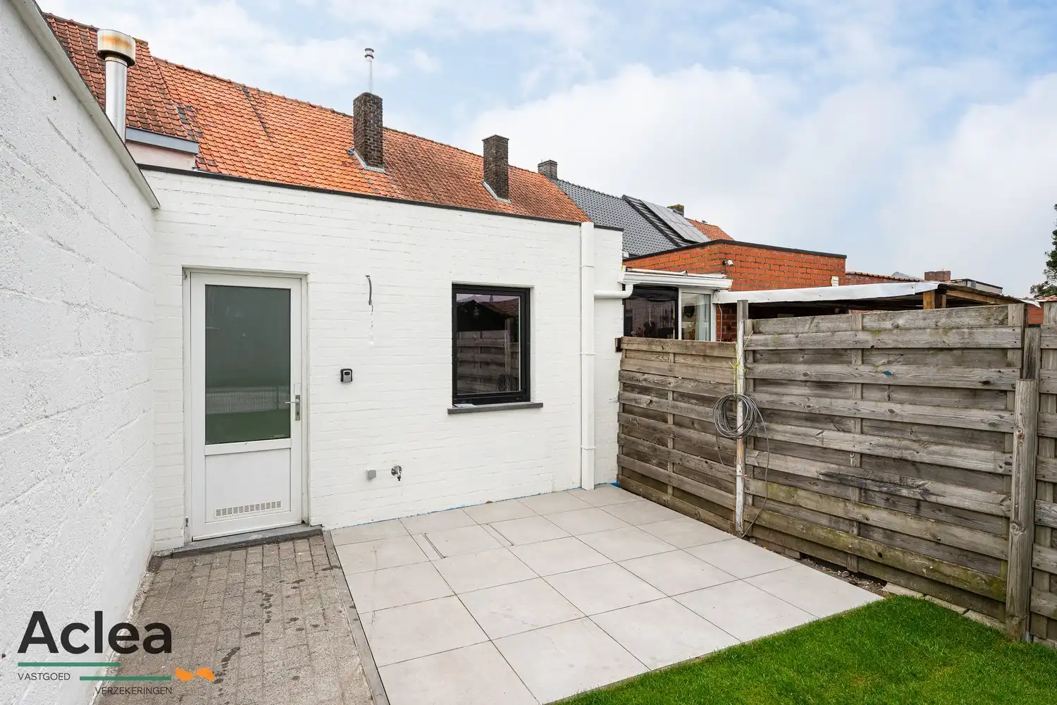 Stijlvol gerenoveerde woning met tuin en parkeerplaats foto 20