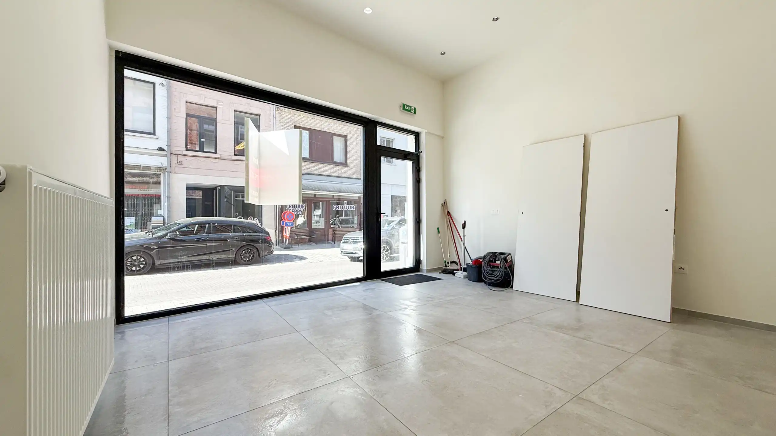 Unieke investeringspand, volledig vernieuwd, handel+ 2app! foto 15
