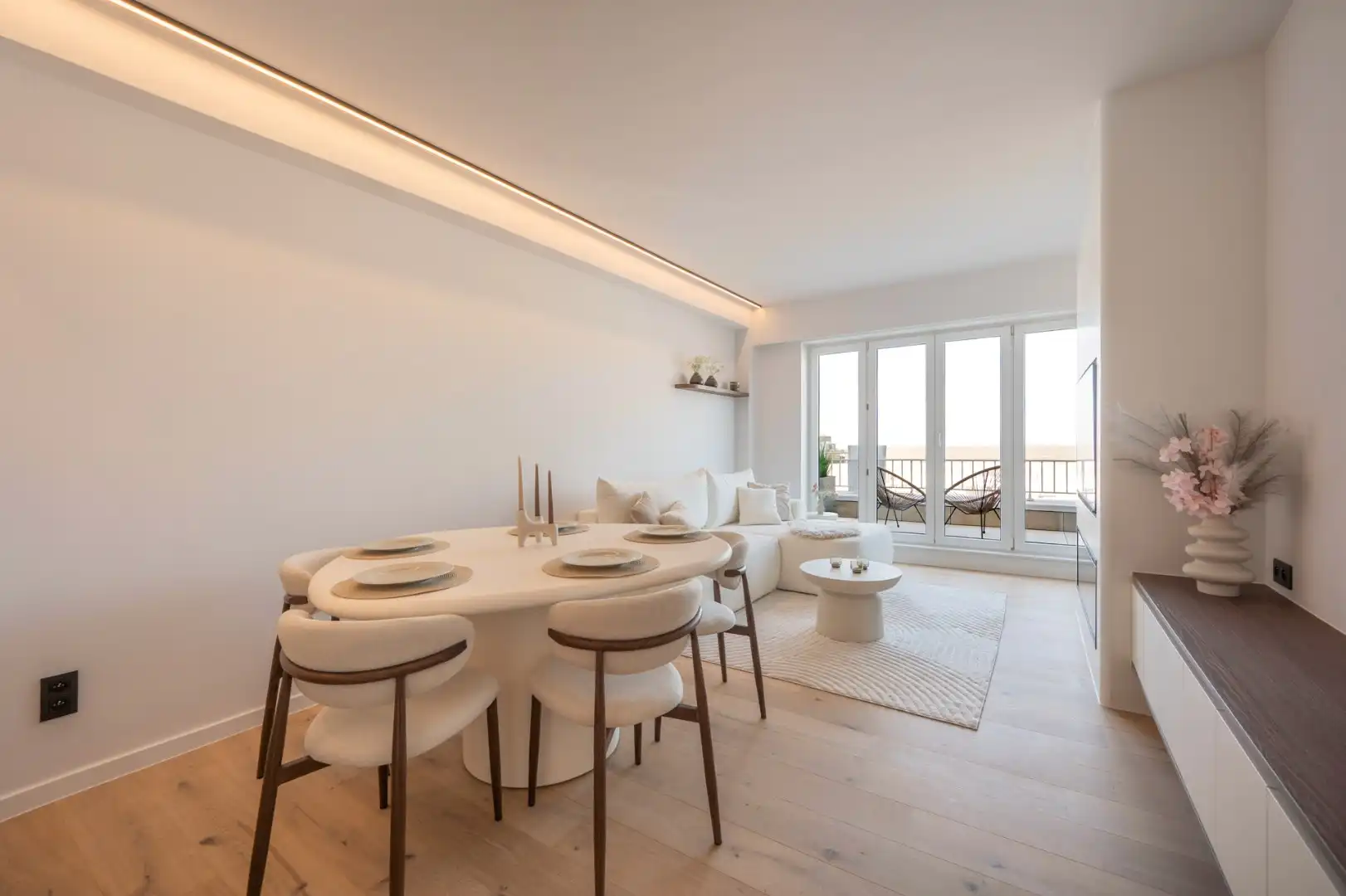 Volledig gerenoveerd appartement met FRONTAAL ZEEZICHT foto 7