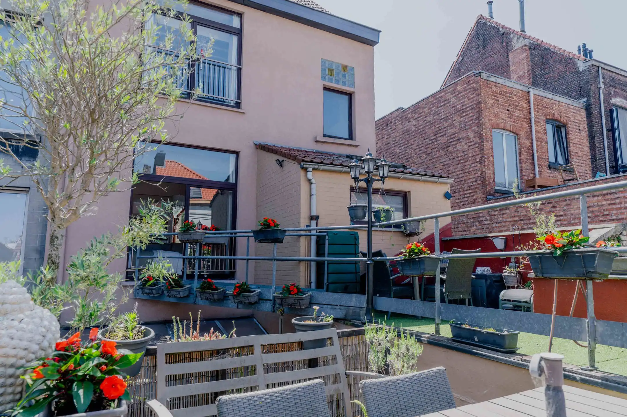 Karaktervol herenhuis op unieke locatie met buitenruimte foto 16