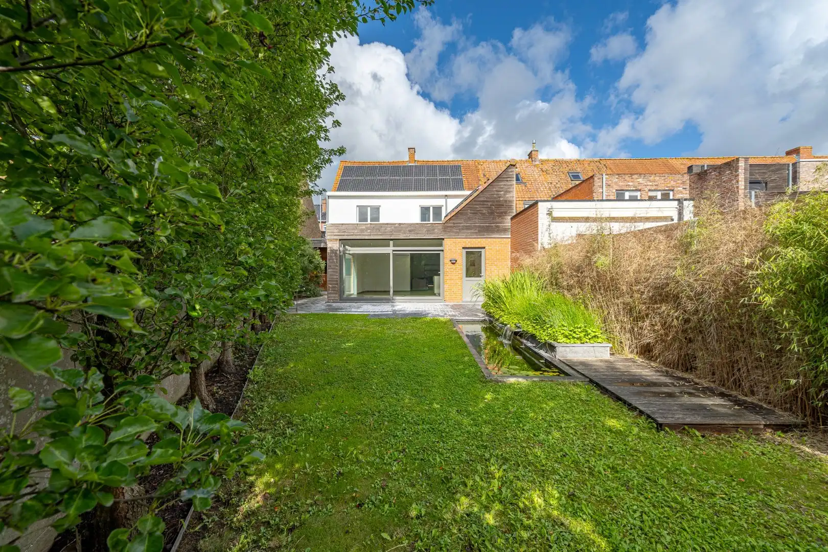 Instapklare, lichtrijke woning met 3 slaapkamers, zonnige tuin en 2 garages in Ledegem foto 5