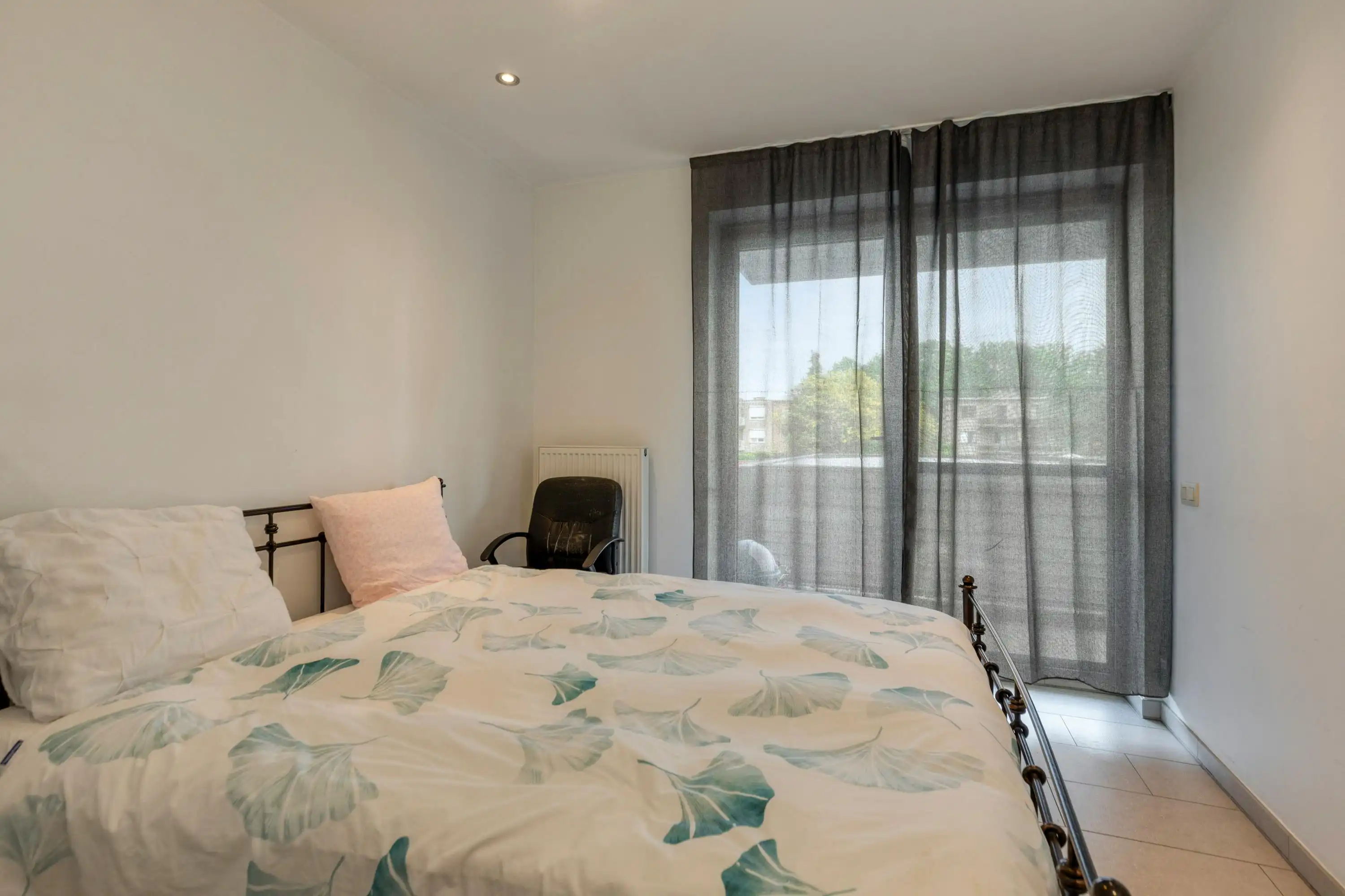 Ruim appartement met 2 slpk en garage te koop in Brasschaat foto 11