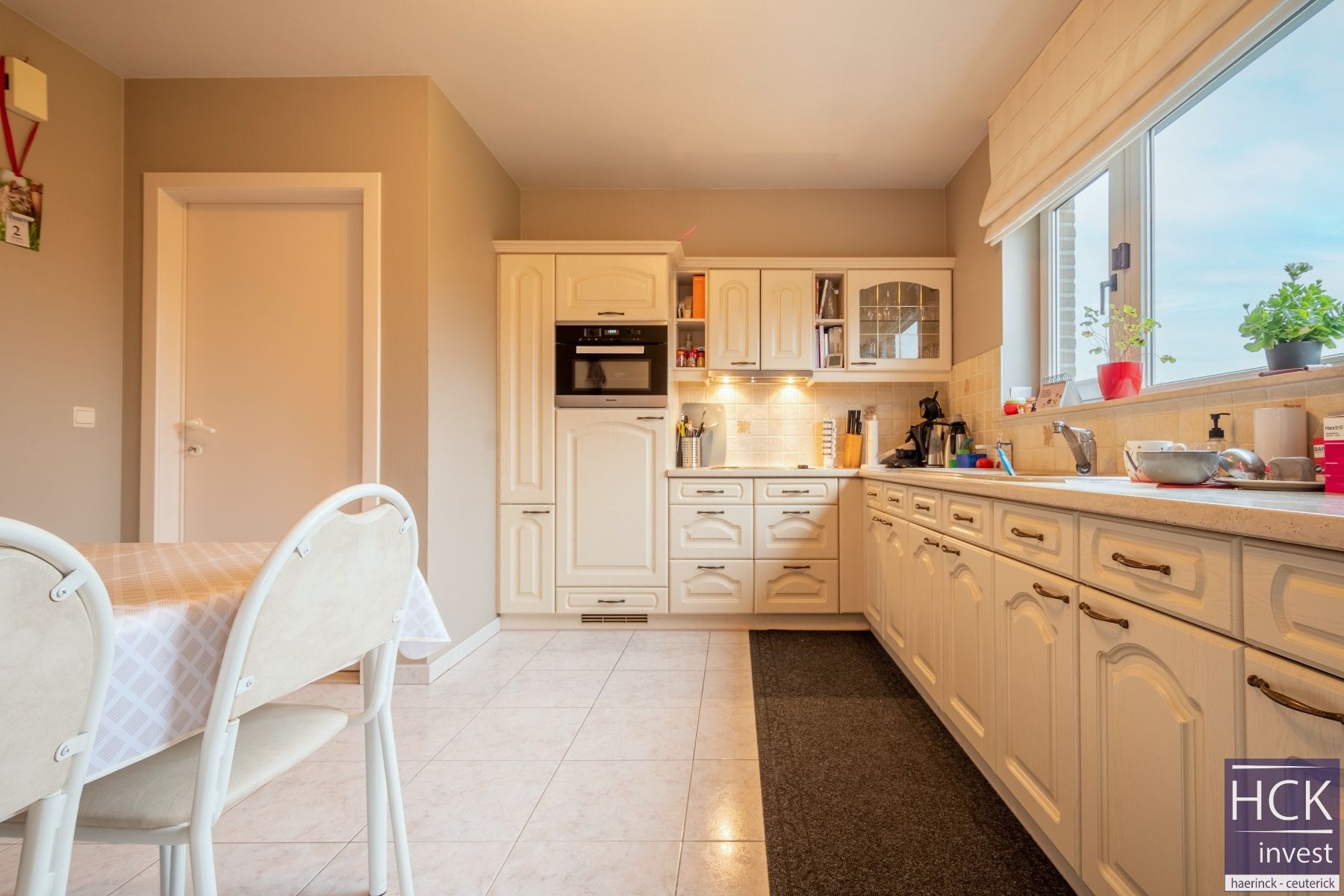 KRUISHOUTEM - Instapklare woning met 3 SLPK. op rustige ligging foto 7