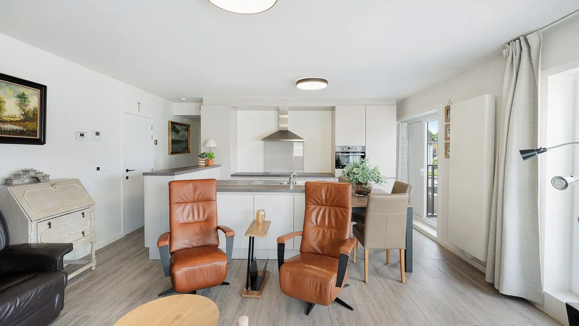 Gerenoveerd appartement met twee kamers en open zichten te Heist foto 5
