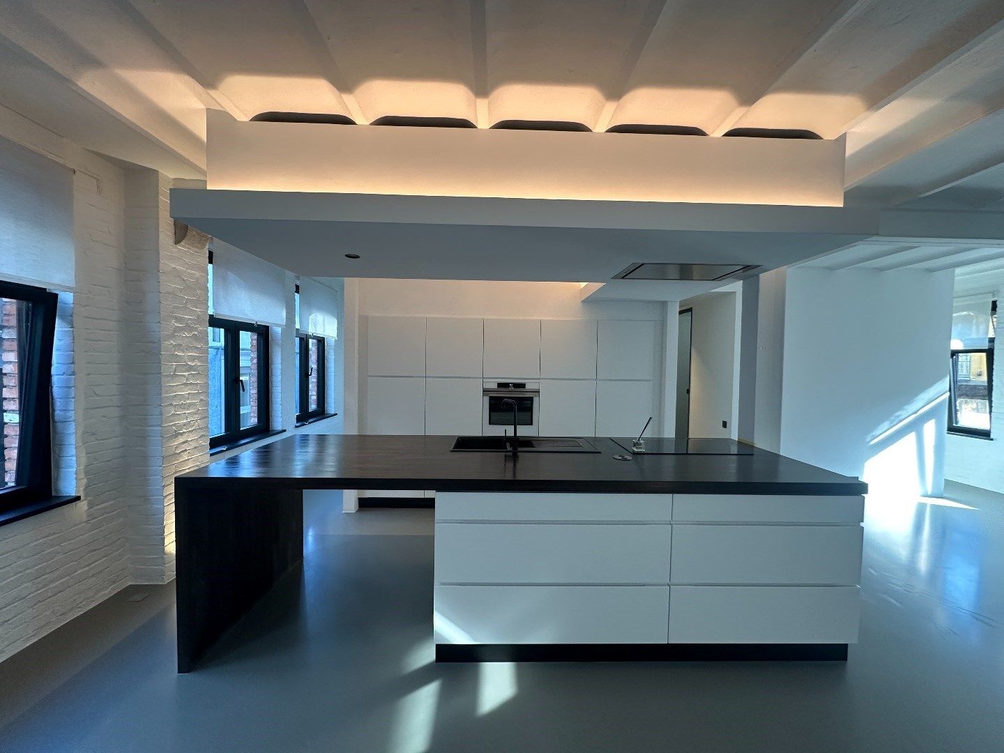 Unieke loft in het hart van de stad met twee slaapkamers foto 3