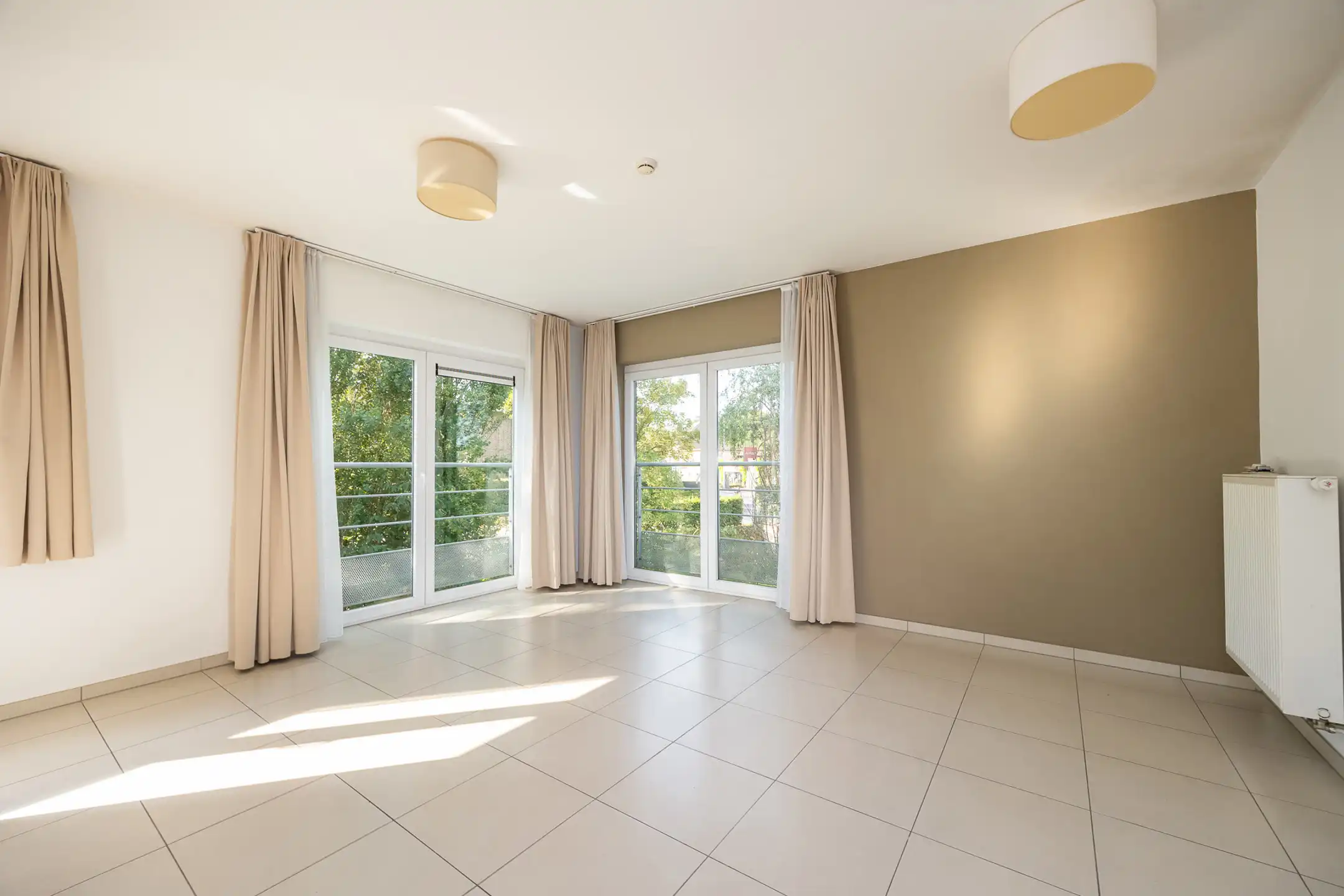 Grote, lichtrijke serviceflat met twee kamers  foto 6