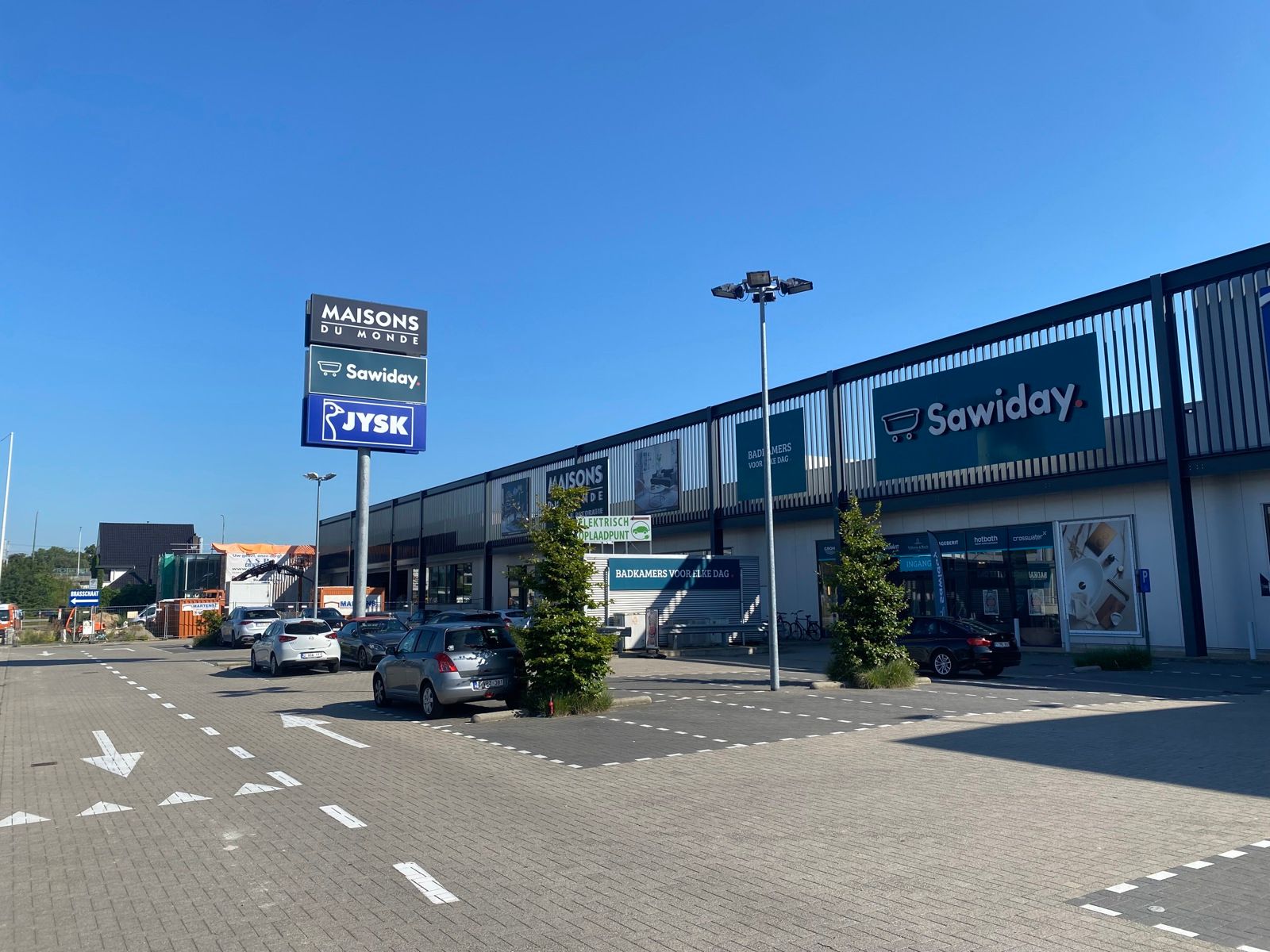Te huur: baanwinkel van 1.268 m² te Schoten  foto 2