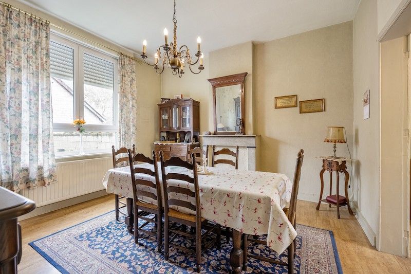 Statige renovatiewoning in charmante laan foto 5