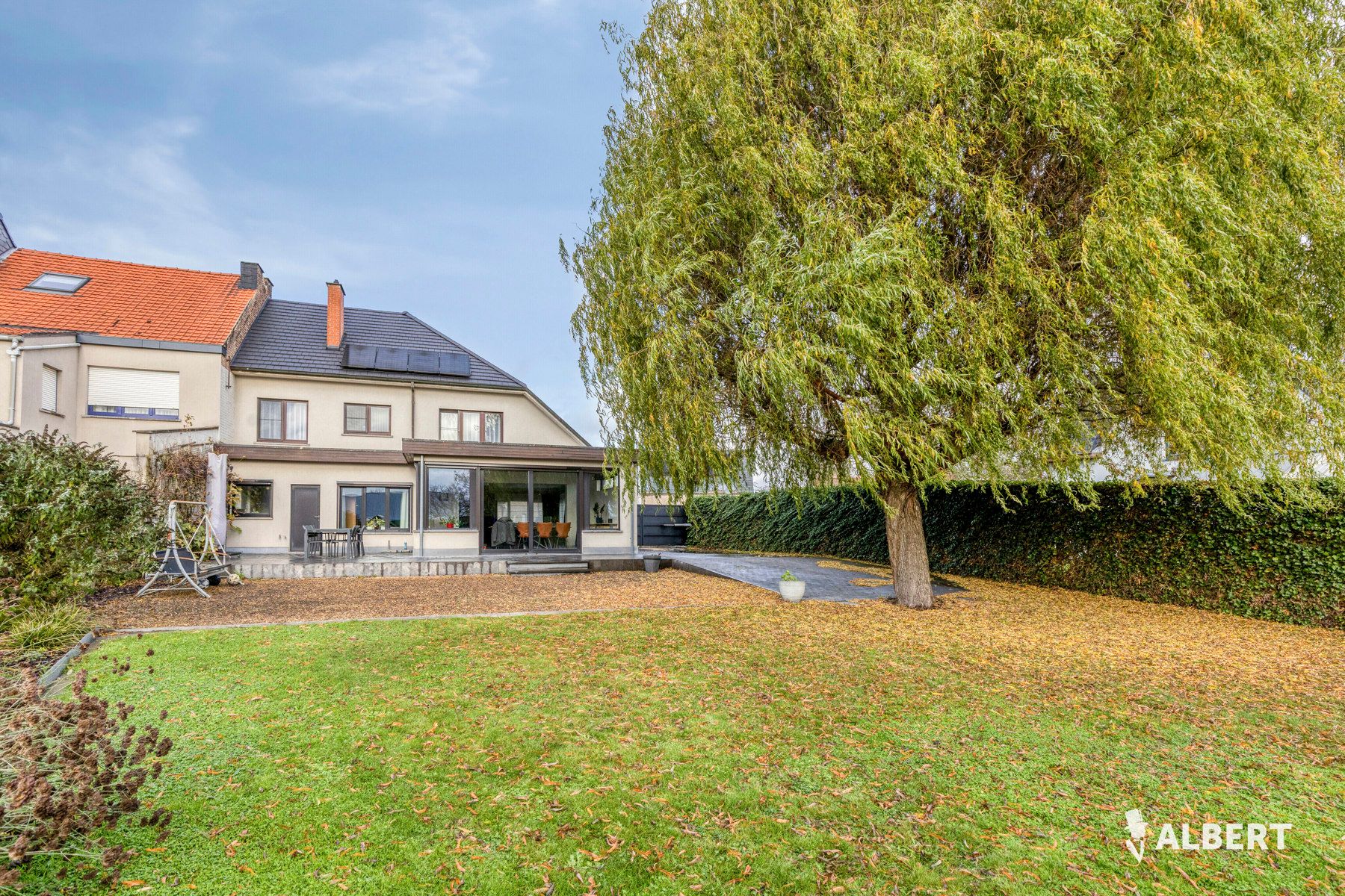 Instapklare woning met 4 slaapkamers en zuigerichte tuin foto 19