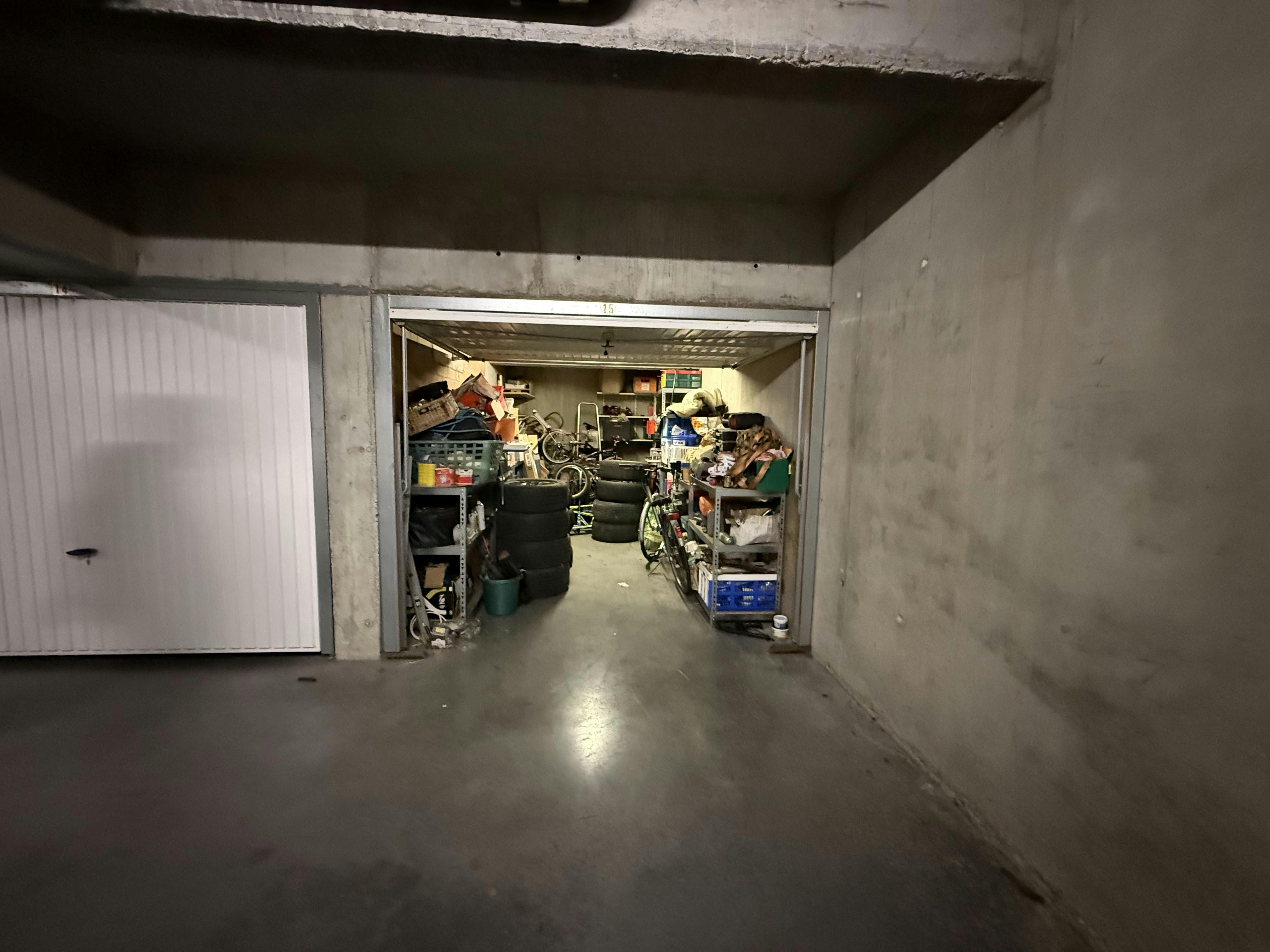 Garagebox te koop te Bredene foto {{pictureIndex}}