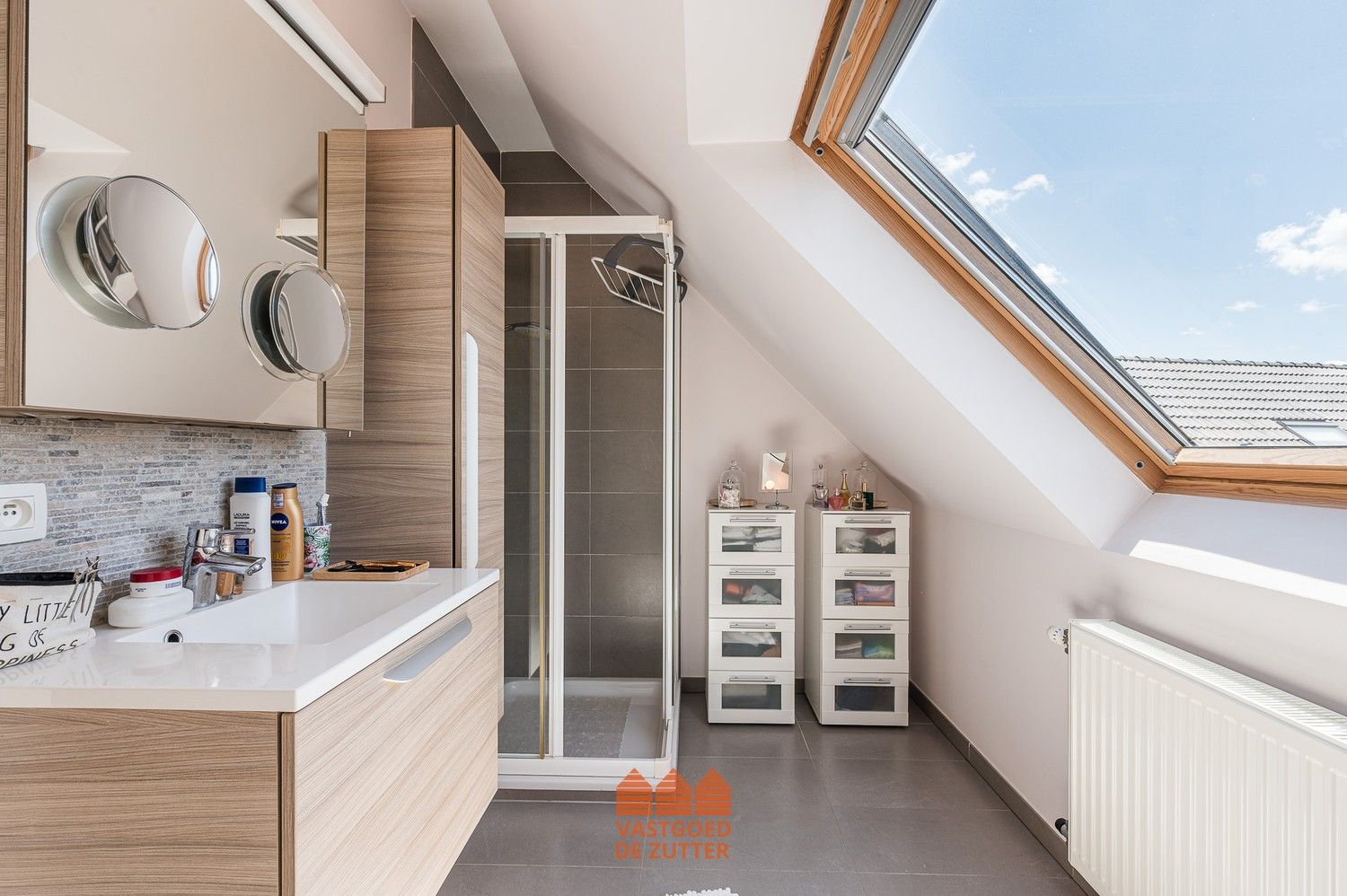 Centraal gelegen en lichtrijk appartement met garage en ruim terras in het hart van Eeklo foto 12