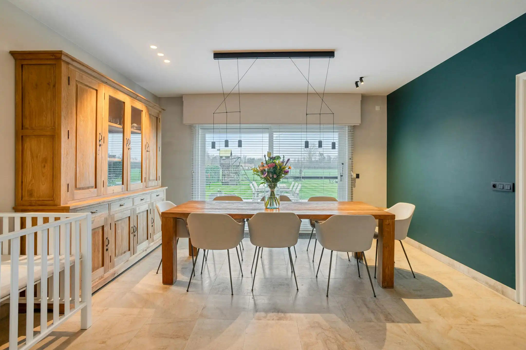 Ruim huis met 5 slaapkamers en 1.100m² grond te Sijsele foto 5