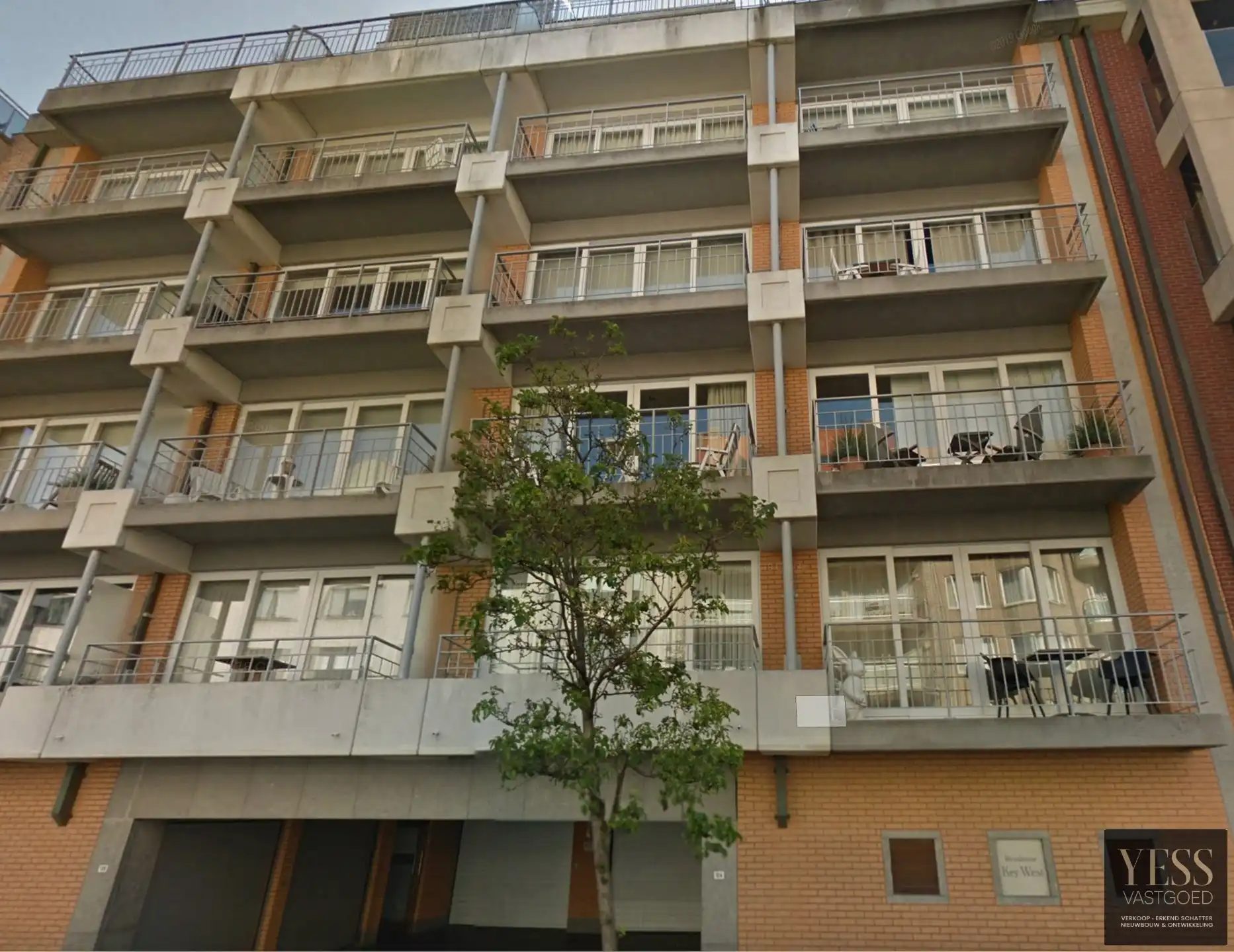 Stijlvol gerenoveerd appartement op een zucht van de zee! foto 17