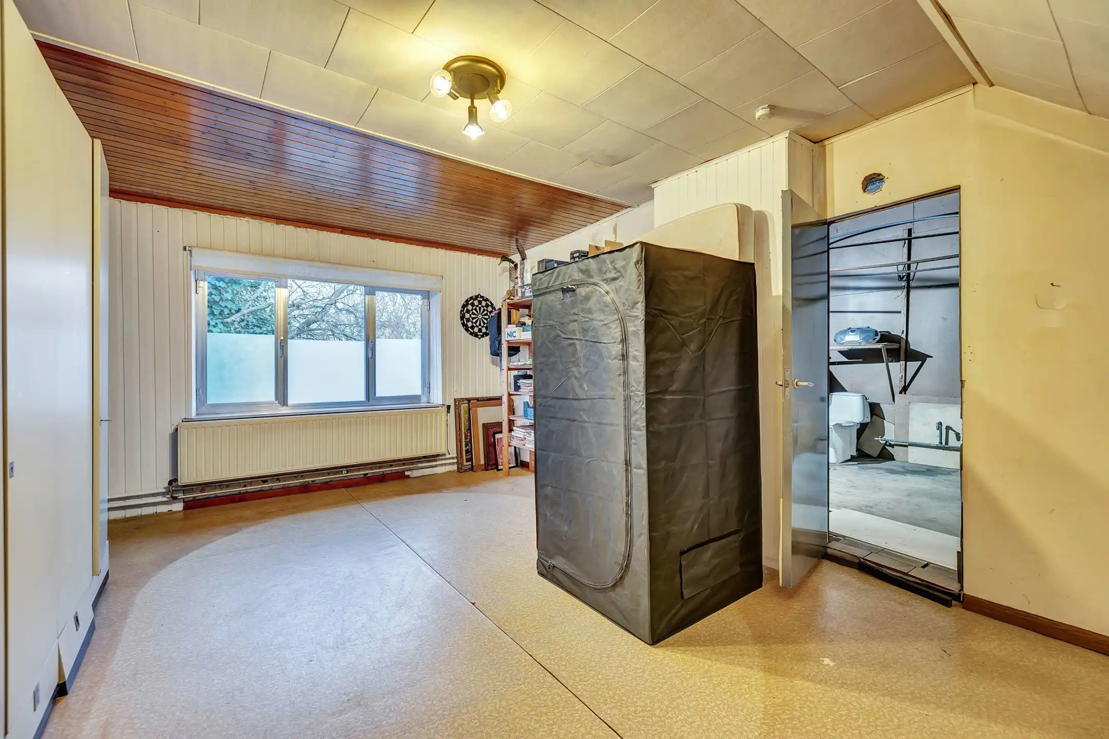 Te renoveren woning met tuin op commerciële ligging foto 17