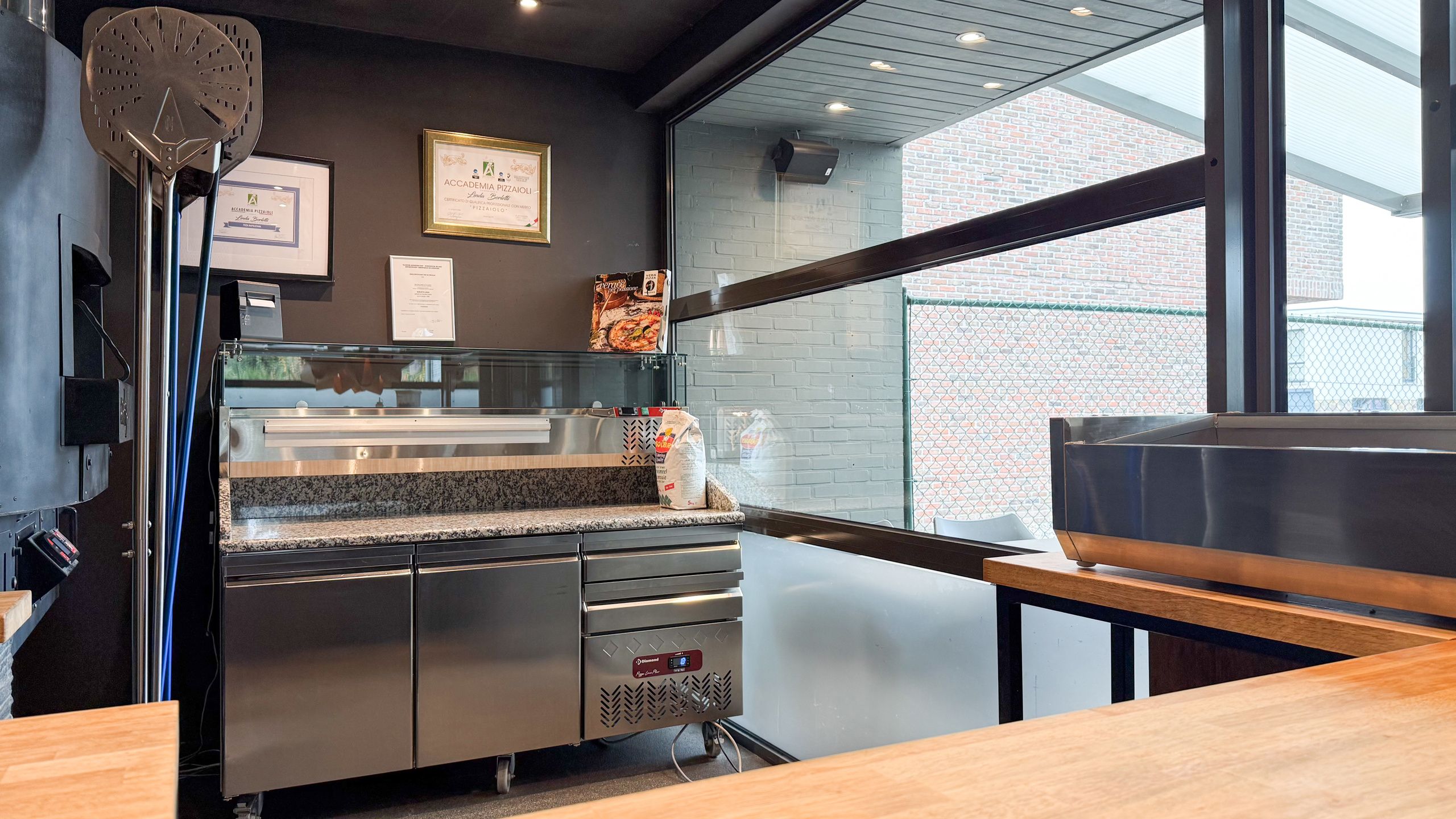 Horecapand met volledige inrichting op goed gelegen locatie! foto 18