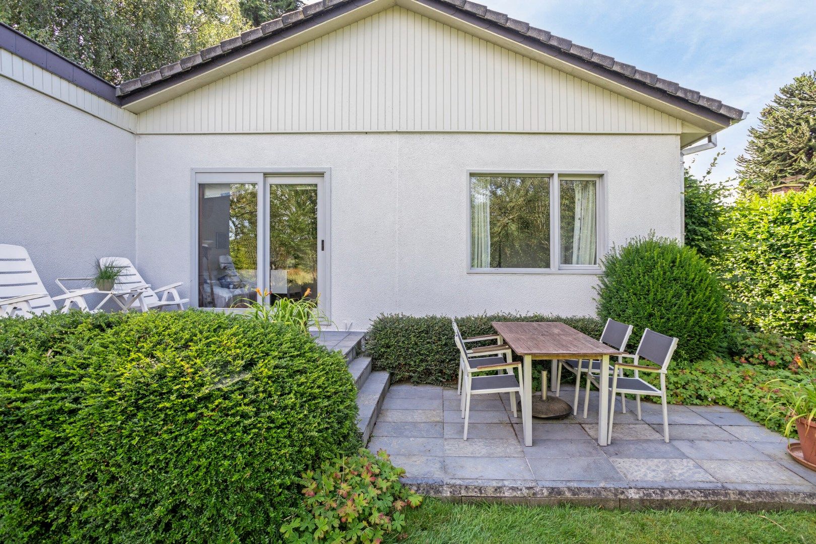 Moderne bungalow in het groen met twee slaapkamers foto 24