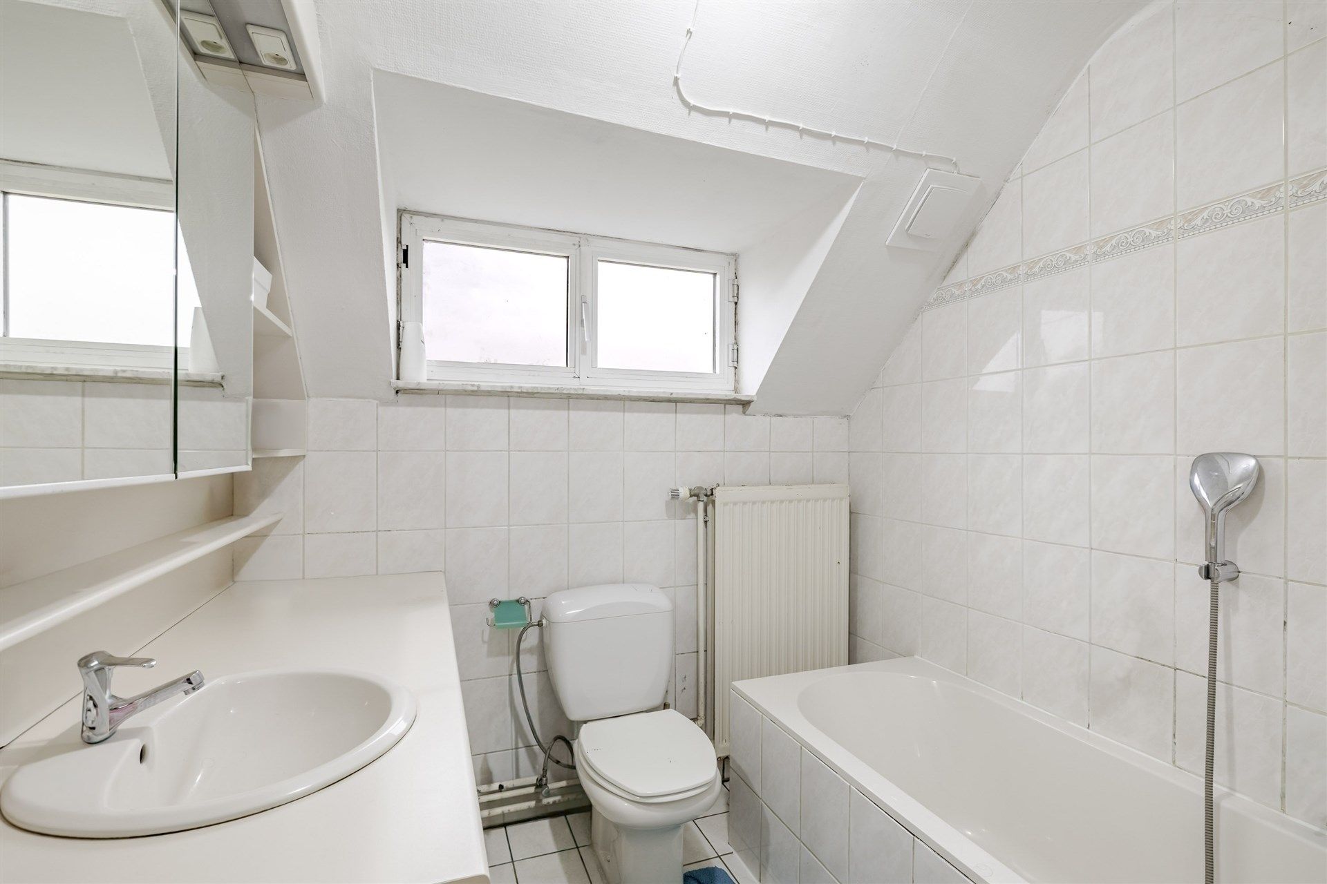 Ruime woning met 3 slks, grote tuin en garage foto 20