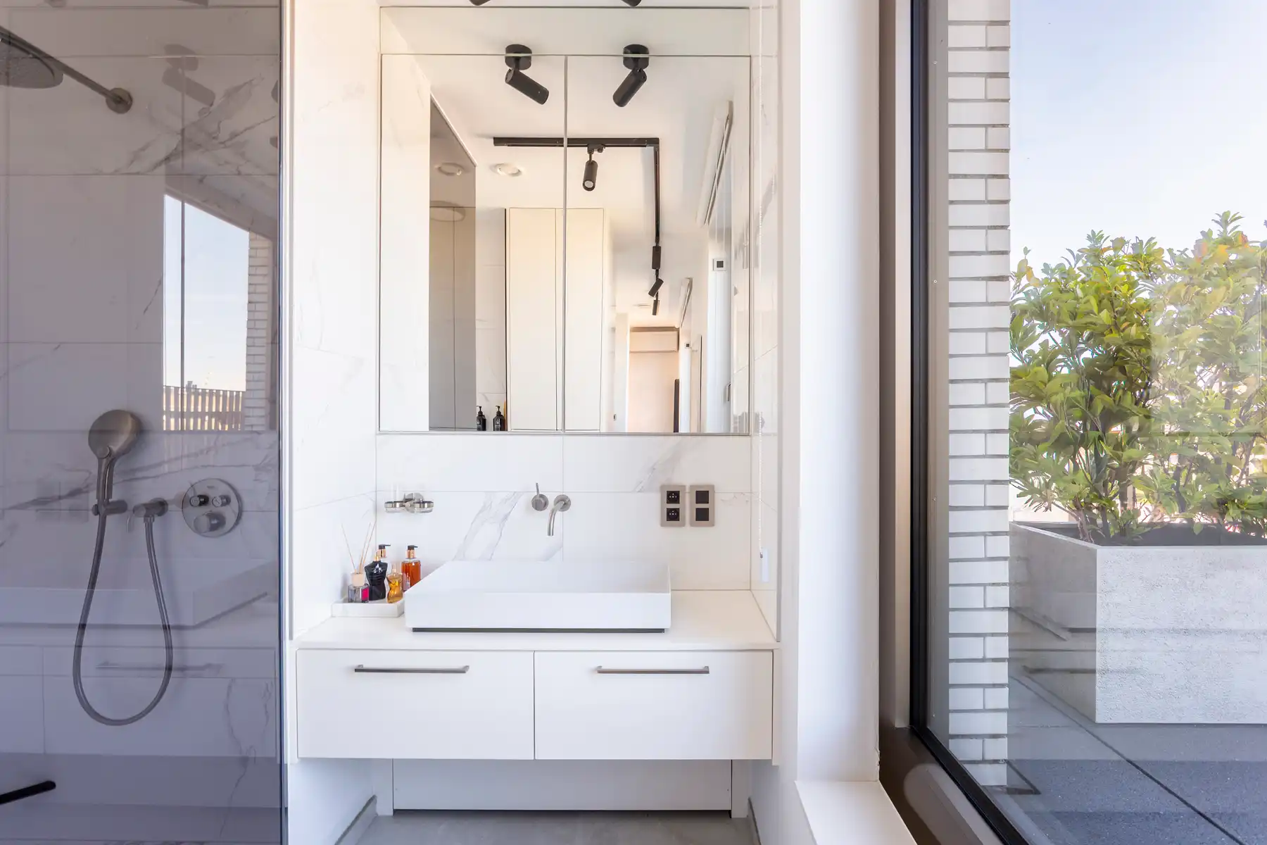 Luxueuze penthouse met waterzicht en riante terrassen foto 15
