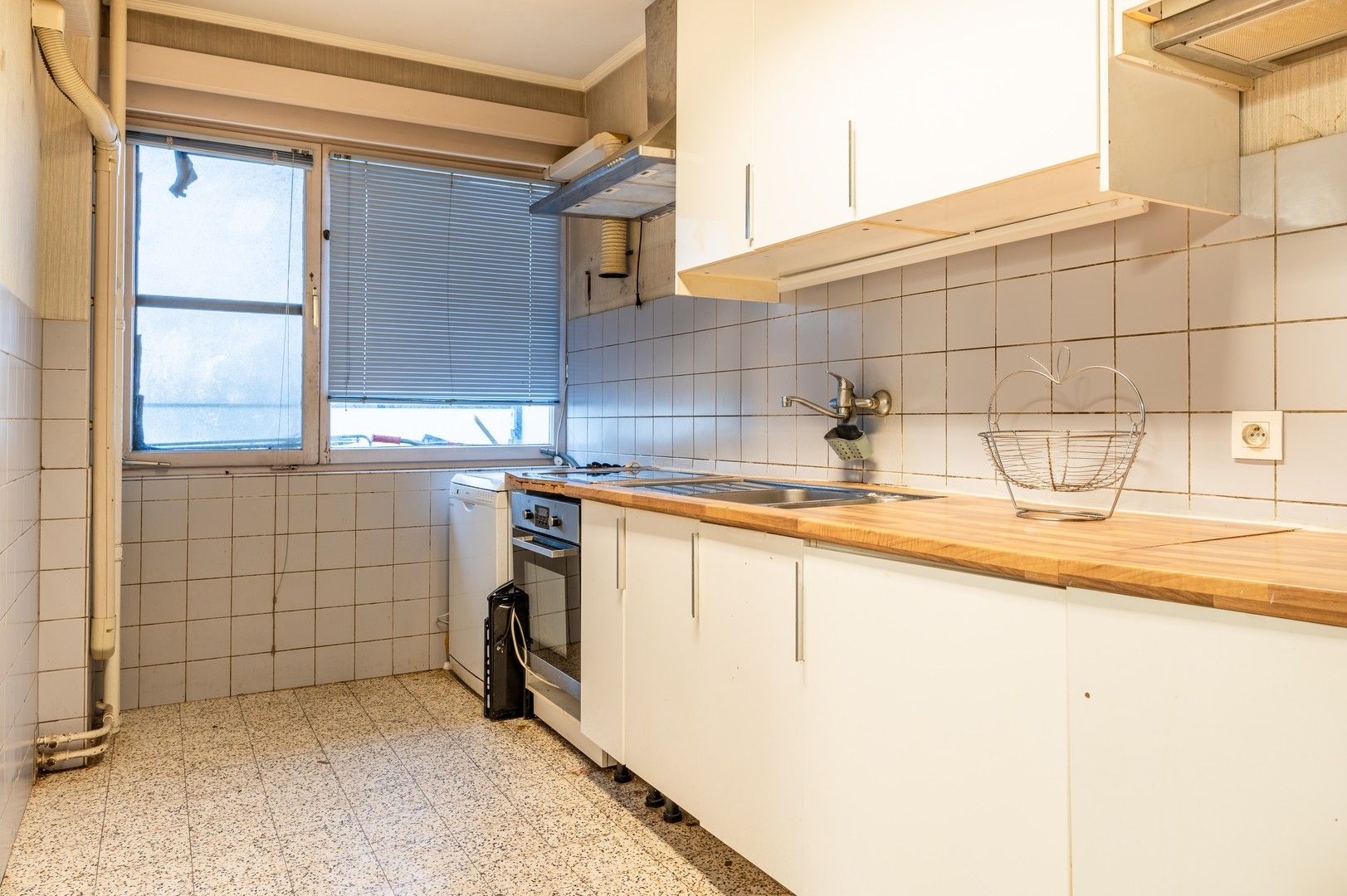 Te renoveren appartement op toplocatie! foto 9