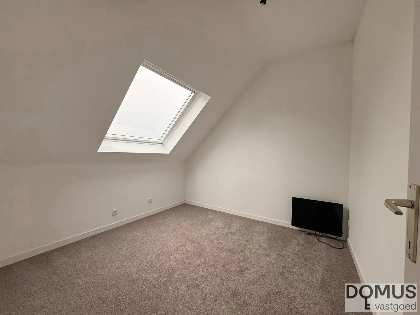 Gerenoveerde en instapklare aangename gezinswoning foto 10