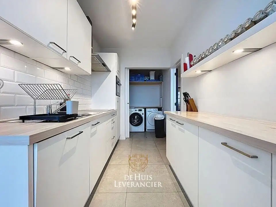 centraal gelegen, gerenoveerd appartement met panoramische zicht op 2 terrassen foto 11