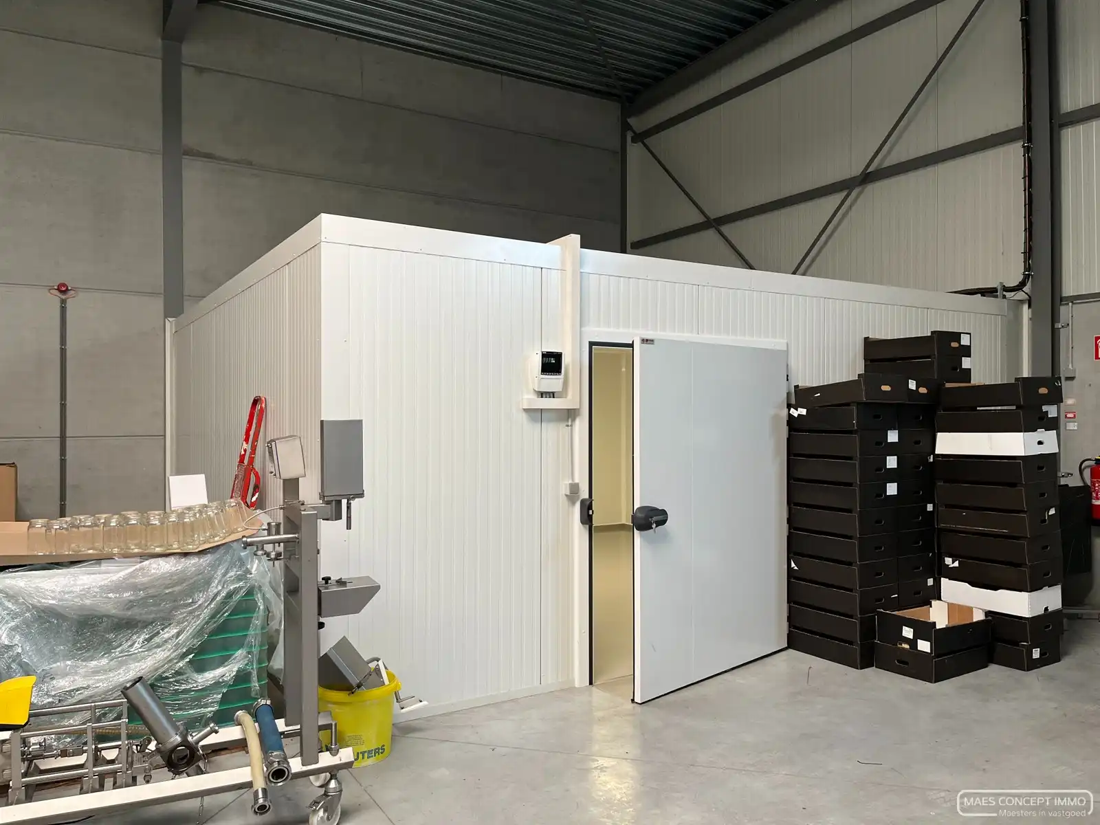 Ingericht magazijn te huur voor bereiding van voedsel in Wielsbeke foto 10