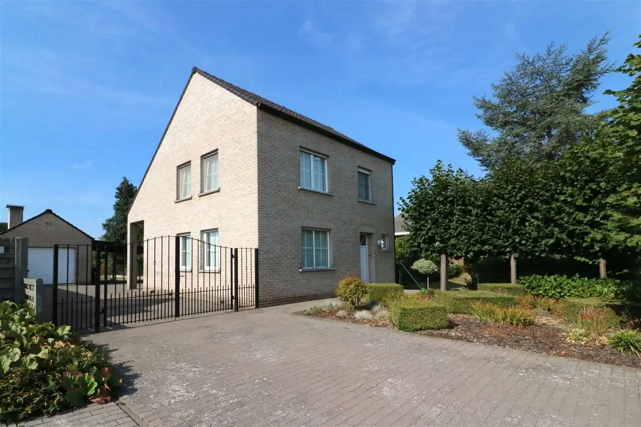 Gusting gelegen woning met 3 slp, garage en tuin foto 38