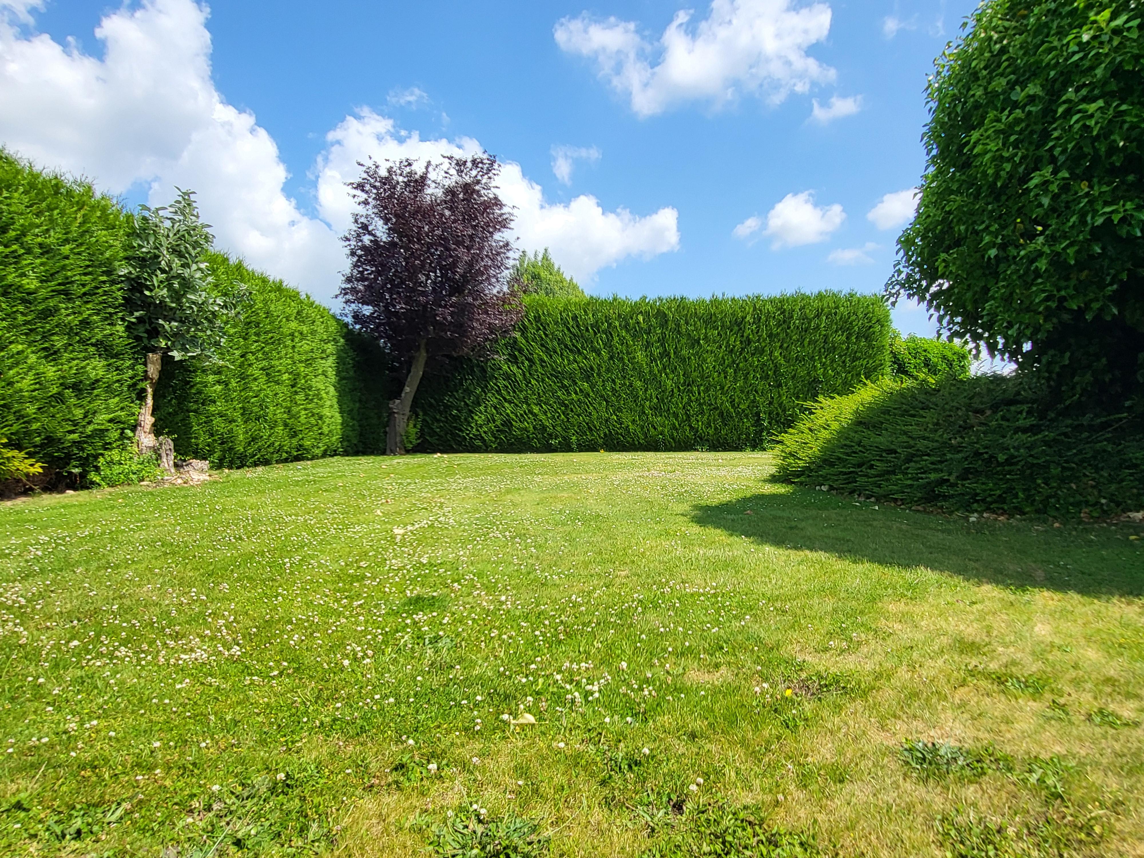 In hartje Sint- Maria-Lierde bevindt zich dit uniek  Handelspand met mogelijkheid tot woonst en mooie grote tuin!  foto 20