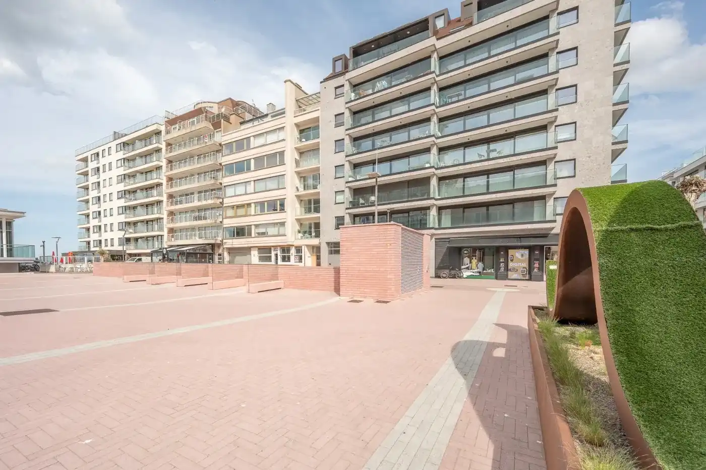 Gezellig appartement met zonnig terras en zijdelings zeezicht aan het Lichttorenplein foto 3