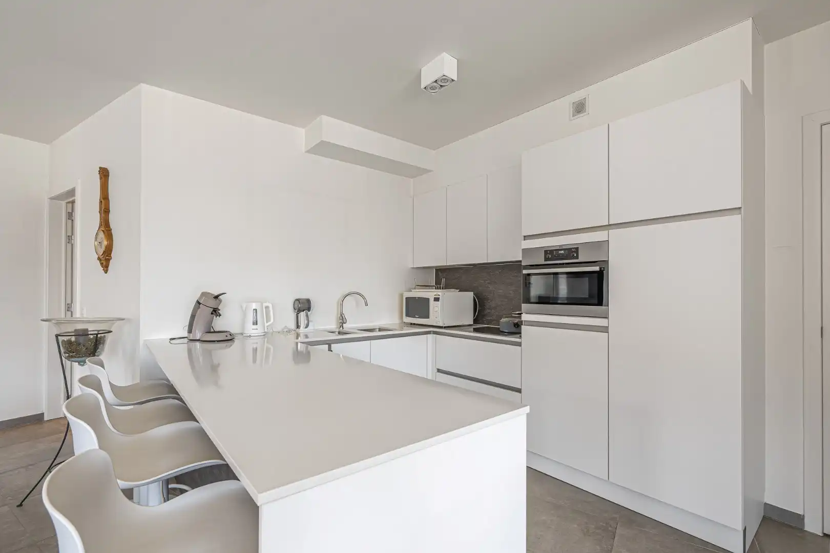 Recent hoekappartement met 2 slaapkamers, terras, berging en autostaanplaats in Menen foto 5