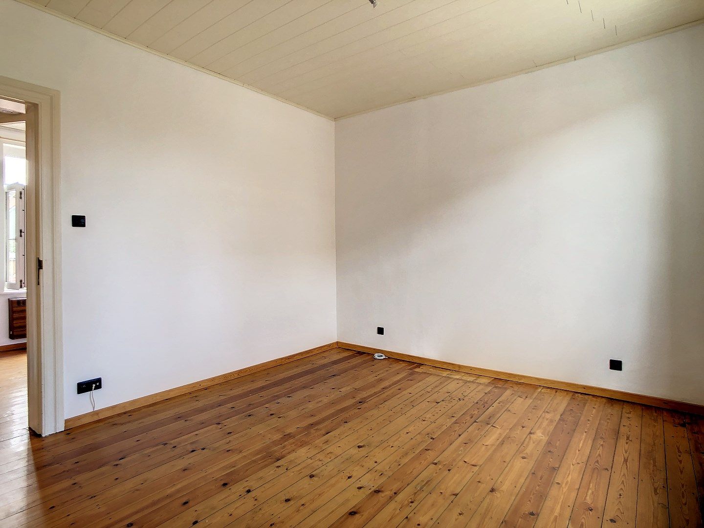 Centraal gelegen stadswoning met drie slaapkamers en aangename stadstuin – EPC 335 kWh/m² - bewoonbare oppervlakte 92 m²  foto 11