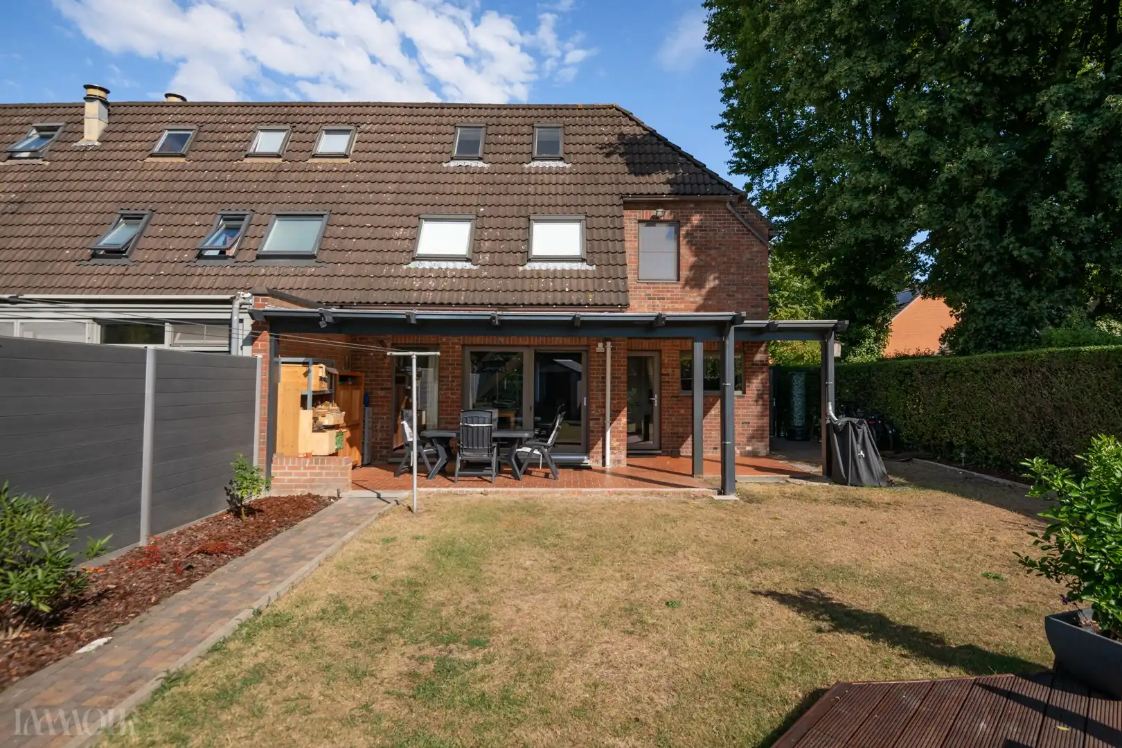 Charmante HOB met zuidgerichte tuin en garage in Brasschaat. foto 18