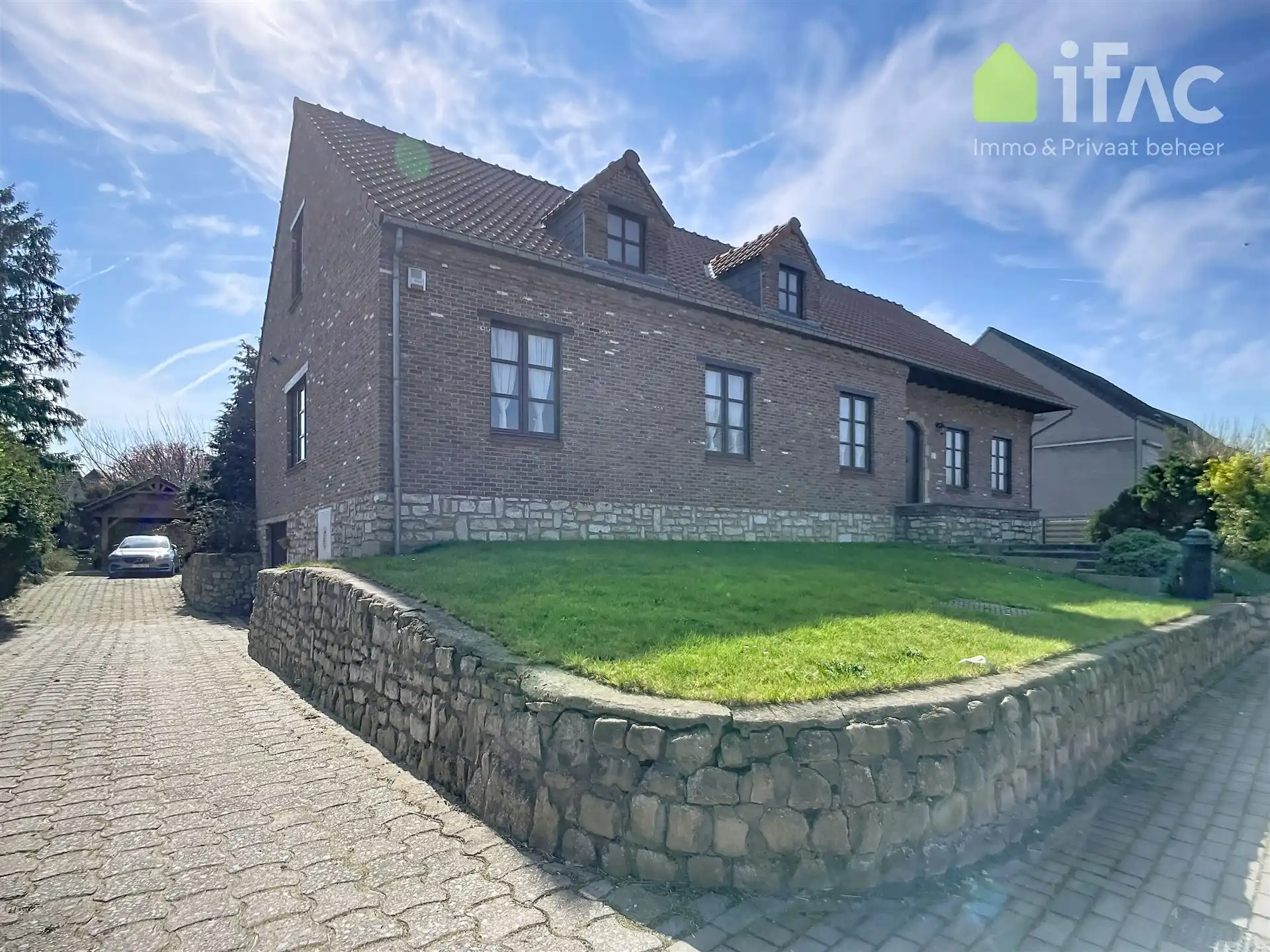 Heel ruime woning met 4 slpks, leefveranda, 54 zonnepanelen foto 34