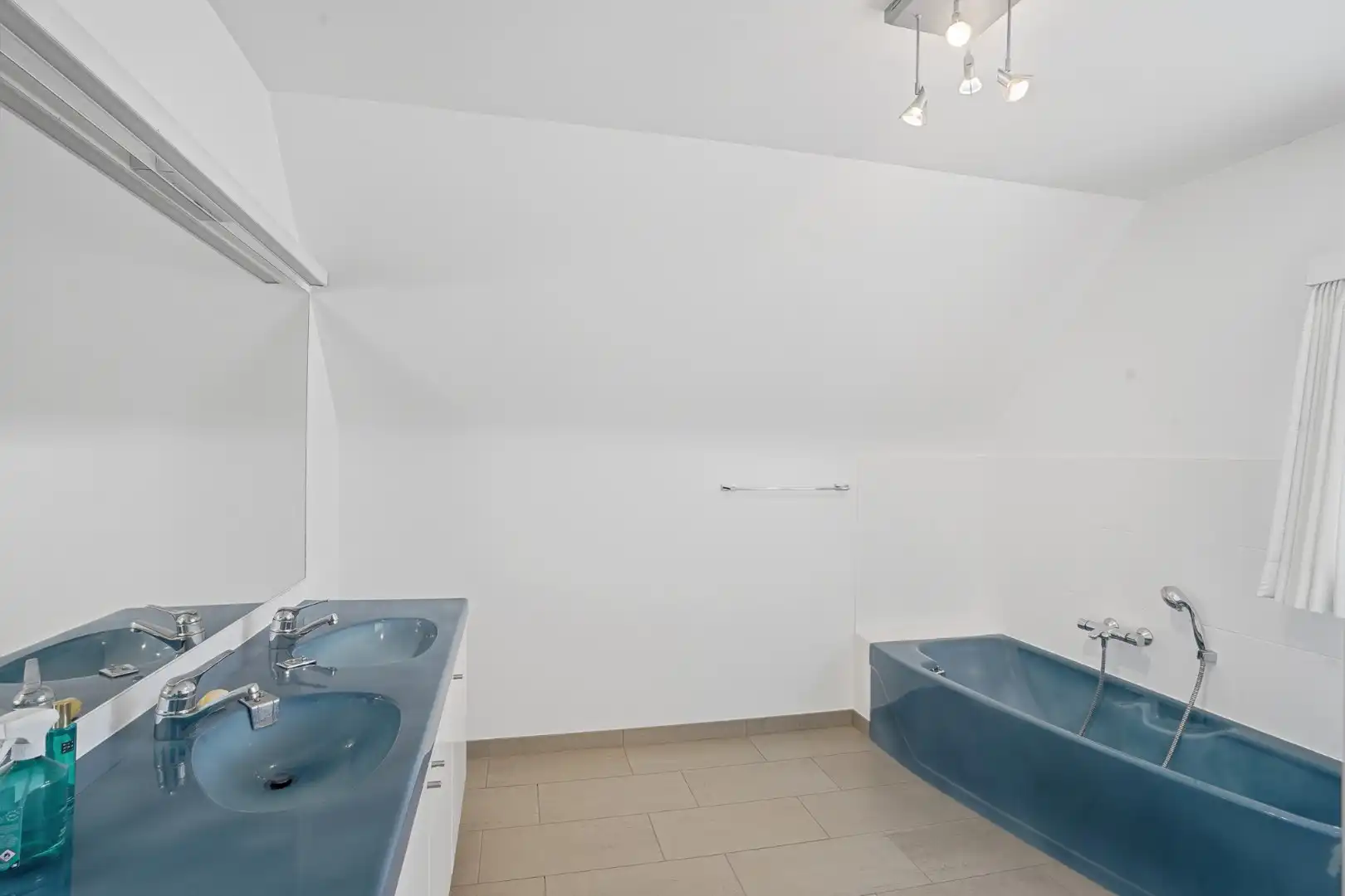Alleenstaande woning met zonnige tuin op 980 m² foto 23