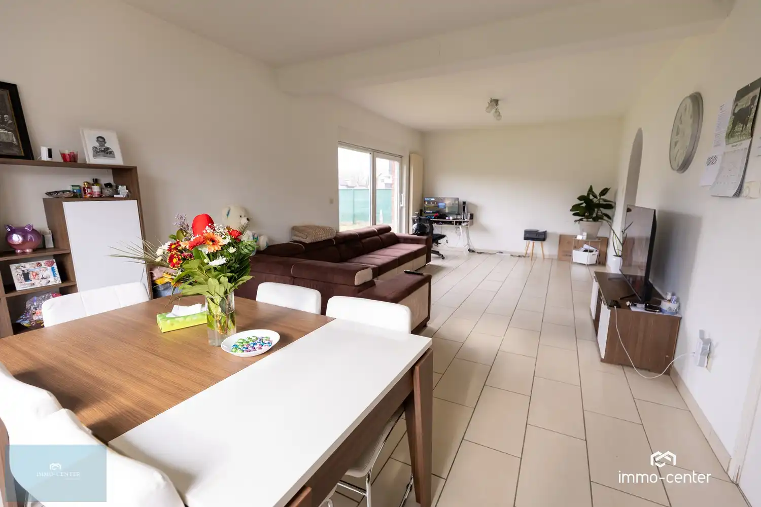 Ruime open bebouwing met westgerichte tuin in Genk foto 6