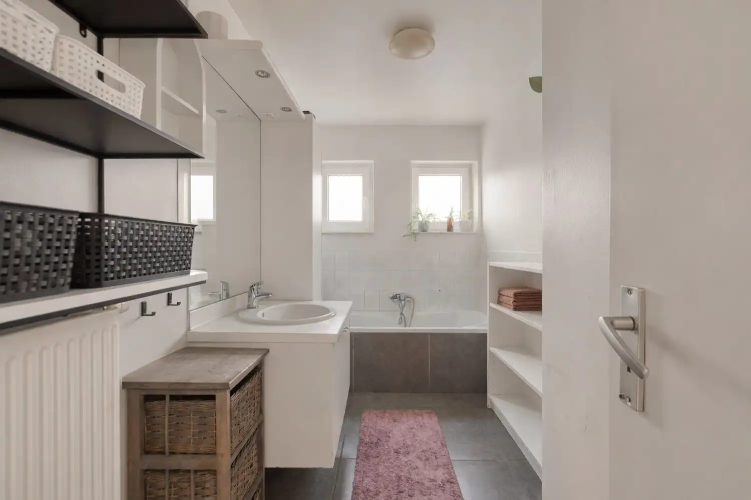 Charmante split-level woning met 3 slaapkamers en ruime tuin in Kotem, Maasmechelen. foto 10