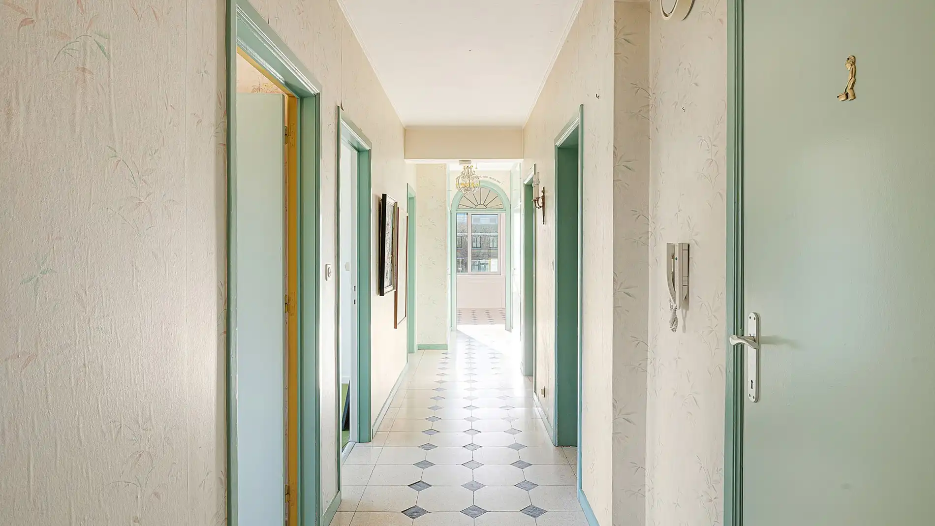 Ruim hoekappartement met 4 slpks.  foto 11