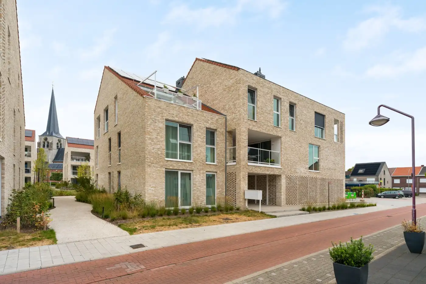 Prachtig, centraal gelegen app. op 2e verd. met 2 slpk., terras en autostaanplaats foto 21