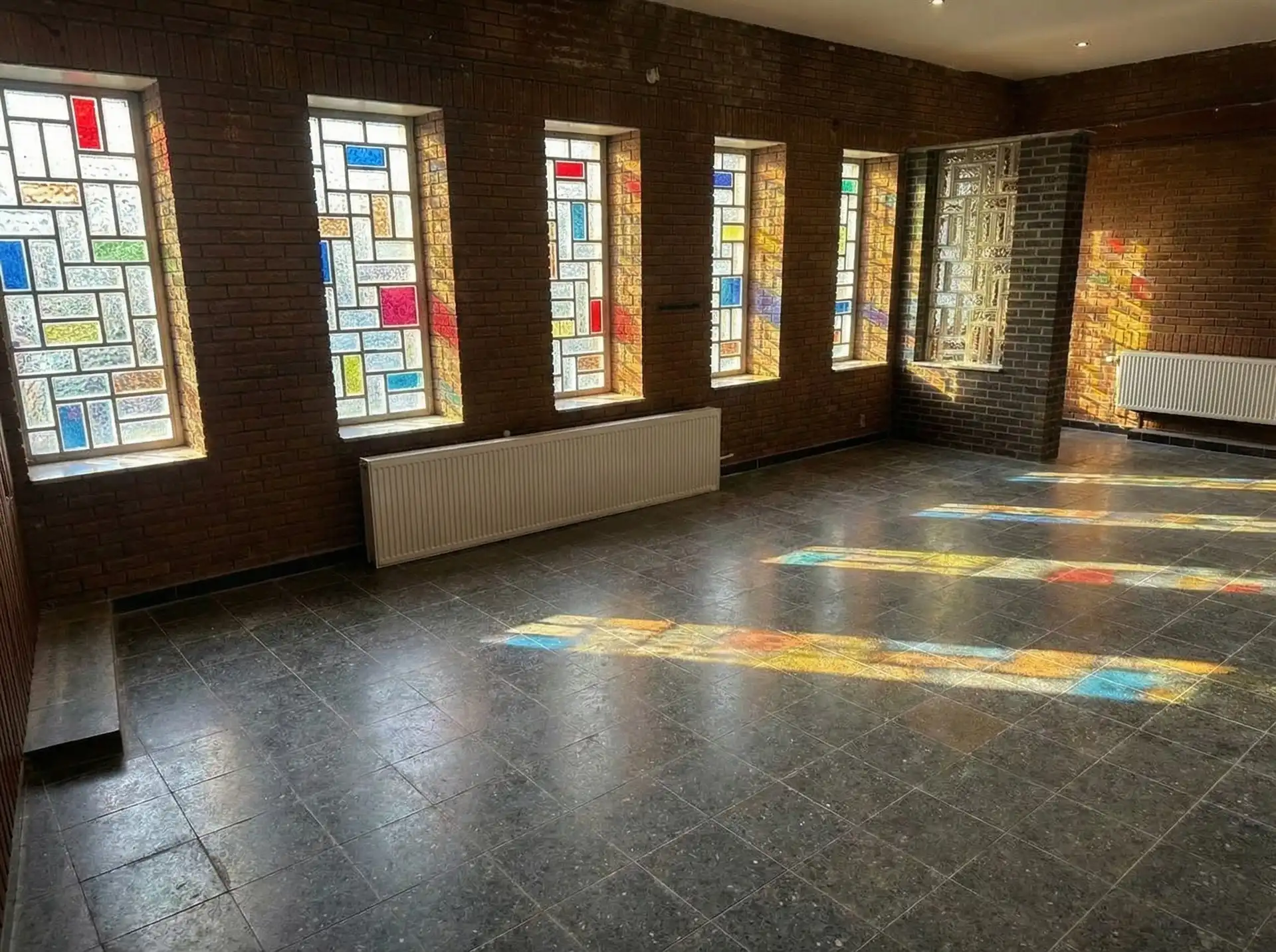 Handelsgelijkvloers (café) op commerciële ligging – 2020 foto 3