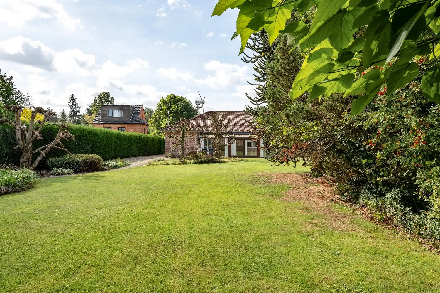 Laagbouwwoning op prachtig perceel van 2196m² foto 35